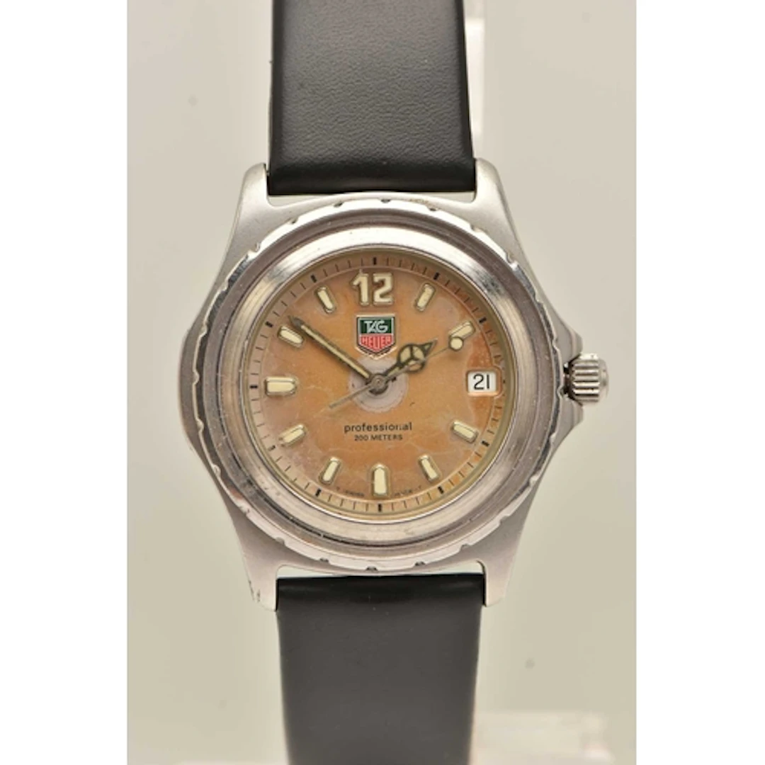A 'TAG HEUER' WRISTWATCH, an AF quartz movement 'Tag Heuer' ...