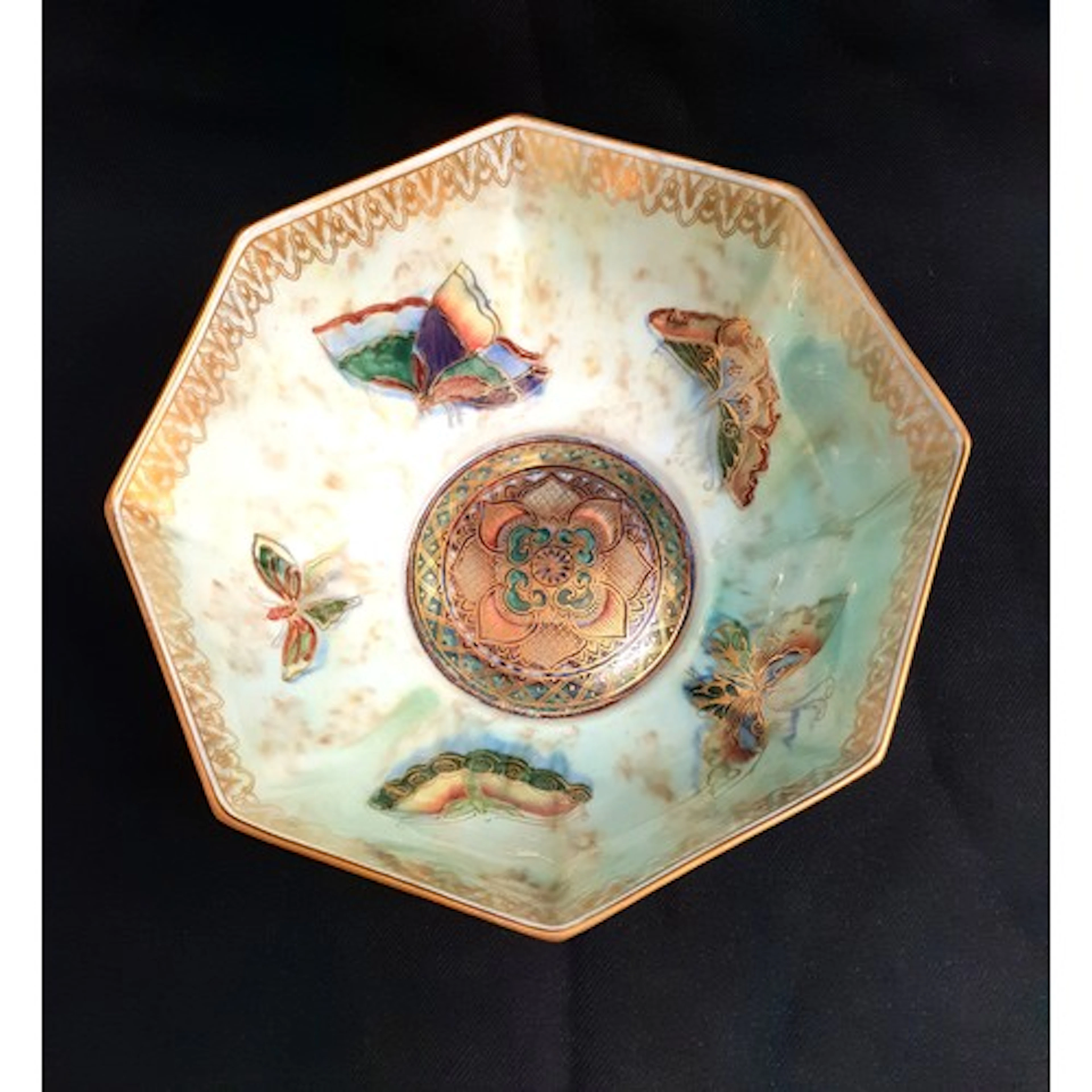 WEDGWOOD FAIRYLAND OCTAGONAL LUSTRE BOWL BY DAISY MAKEIG-JON...