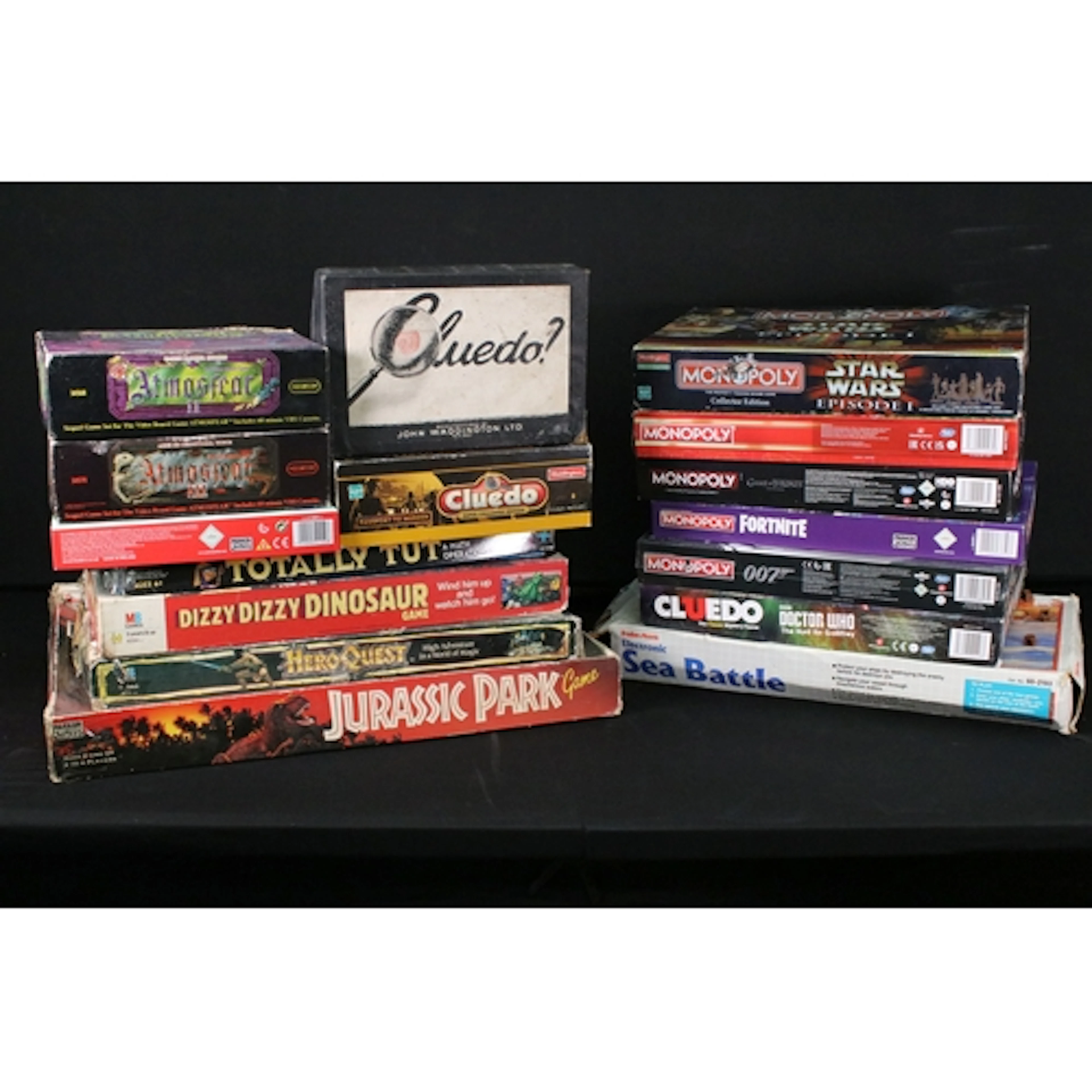 16 Boxed games to include 6 x Monopoly sets featuring a seal...