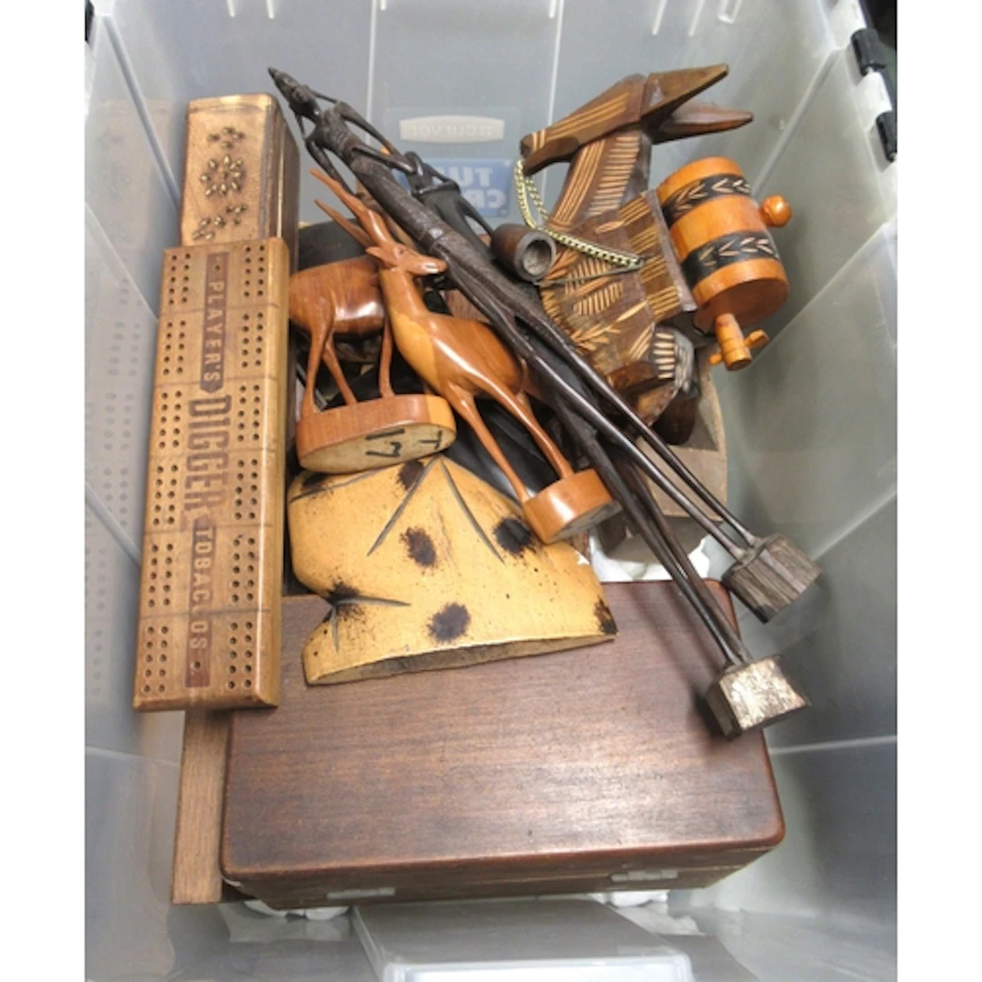 Quantity of various wooden animal figures, boxes, etc.