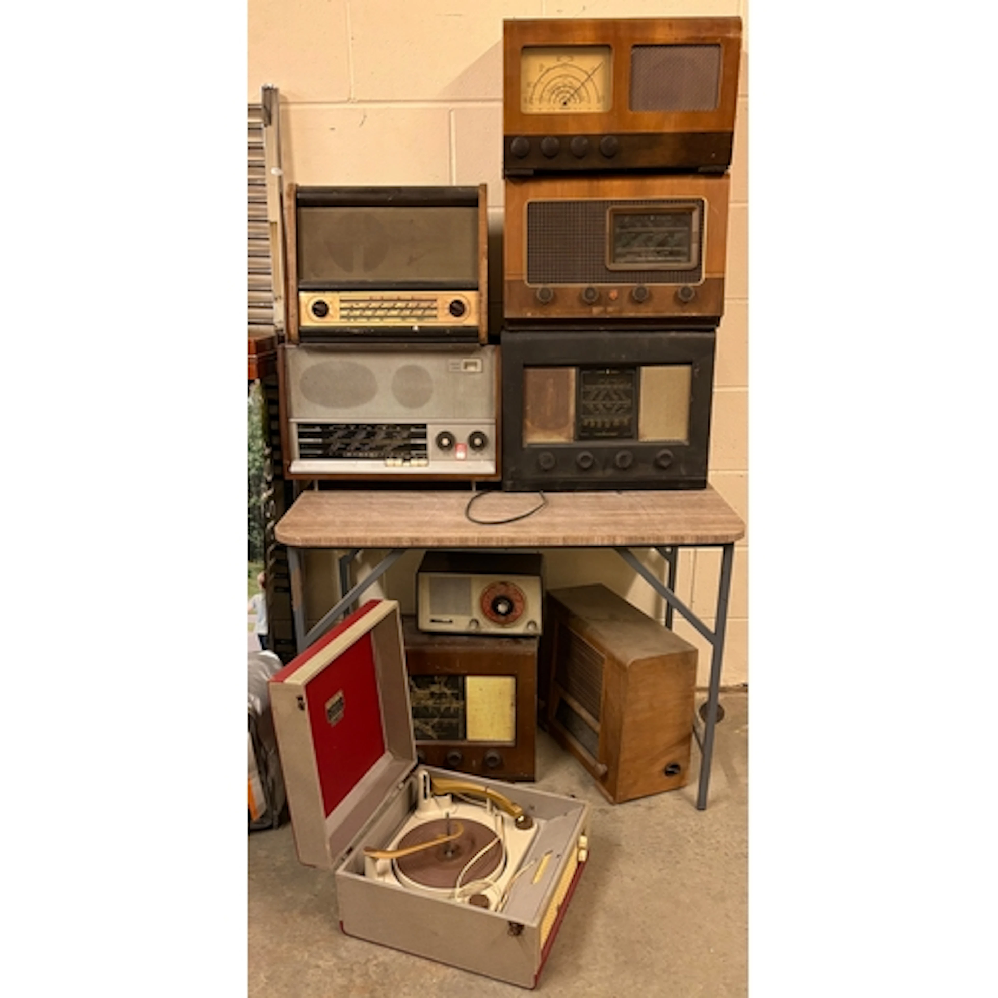 A qty of vintage radios and a table top record player ALL A...