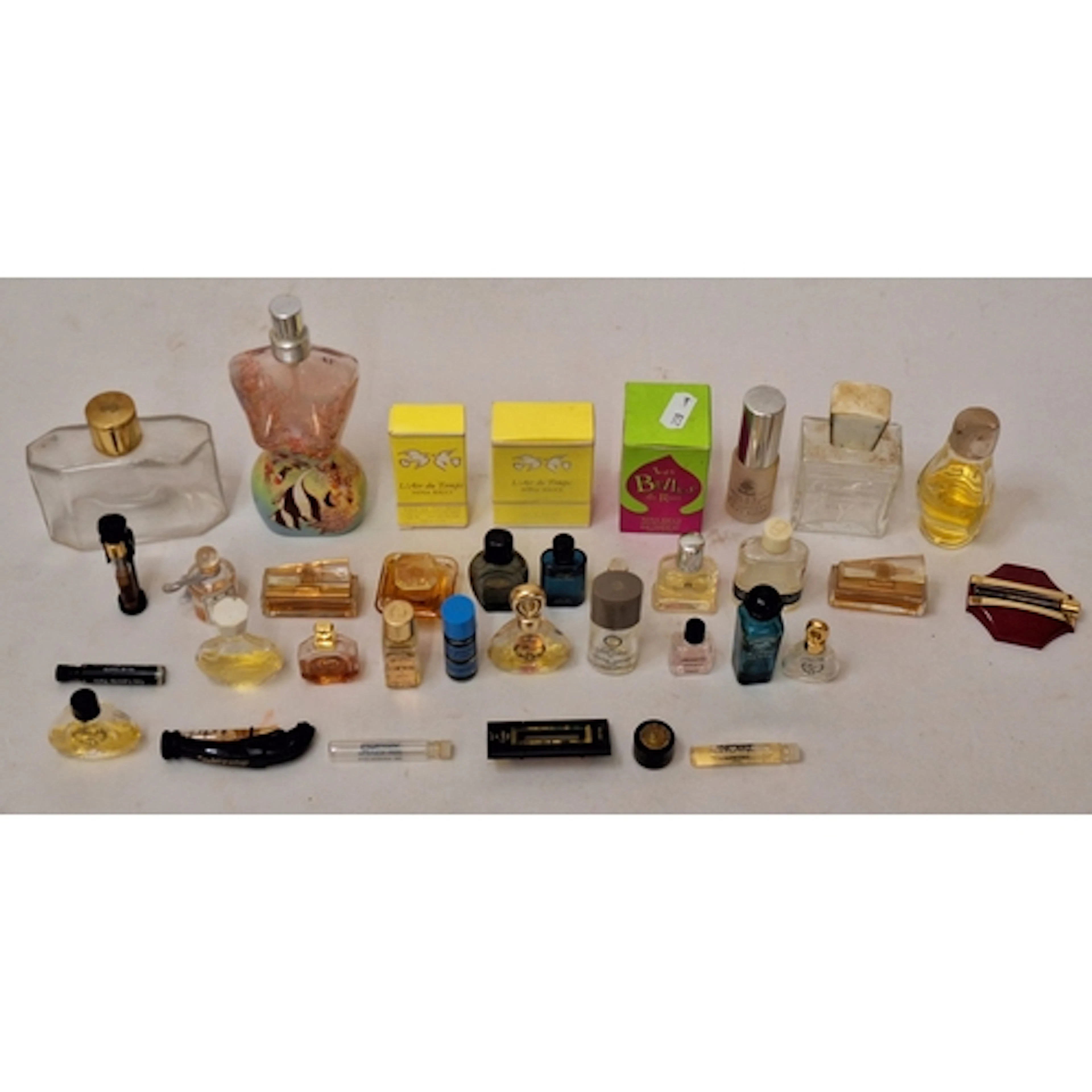 Perfumes Samples incl. Cartier, Davidoff Cool Water, l'air d...