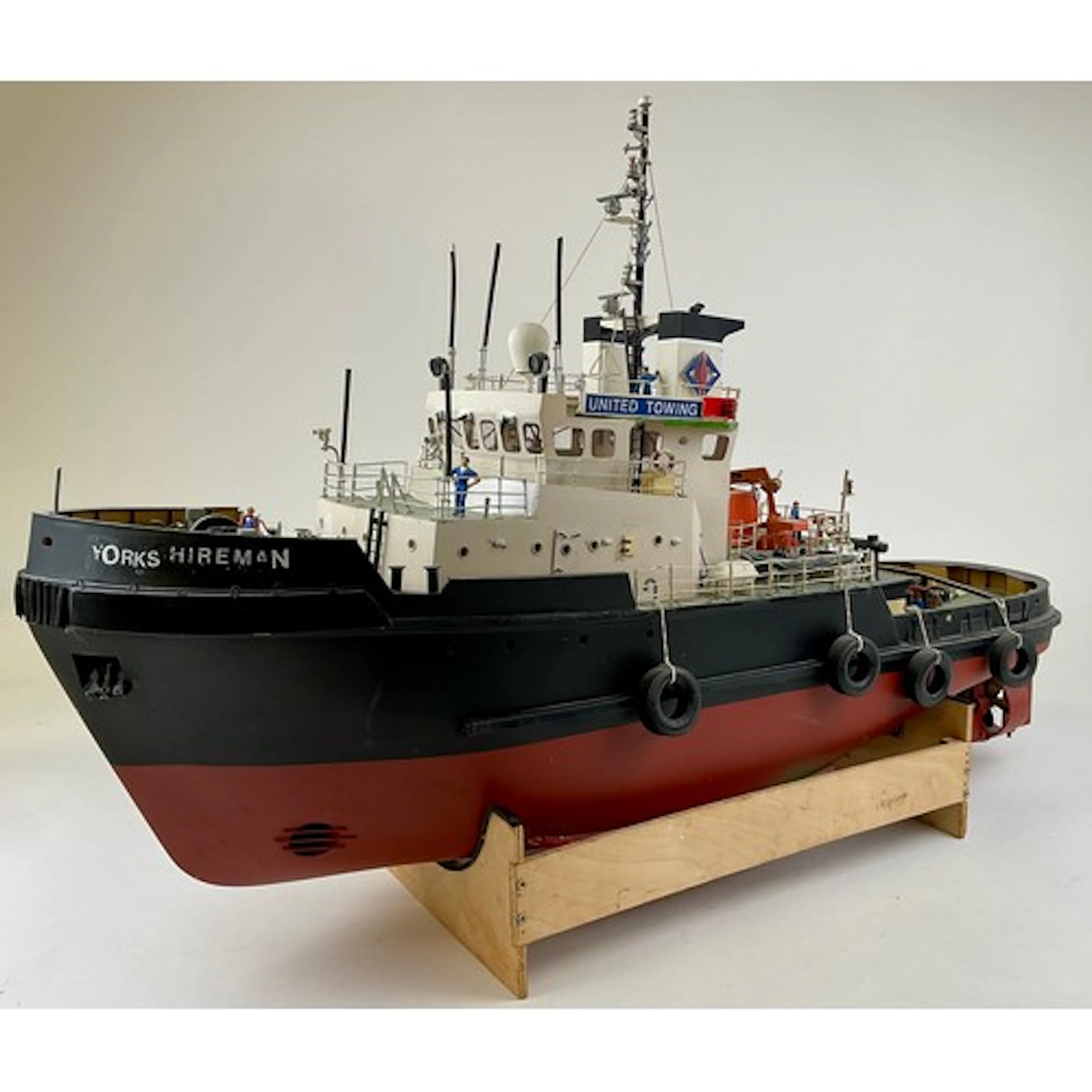 Maritime Models - A large Model Slipway pond yacht or model ...
