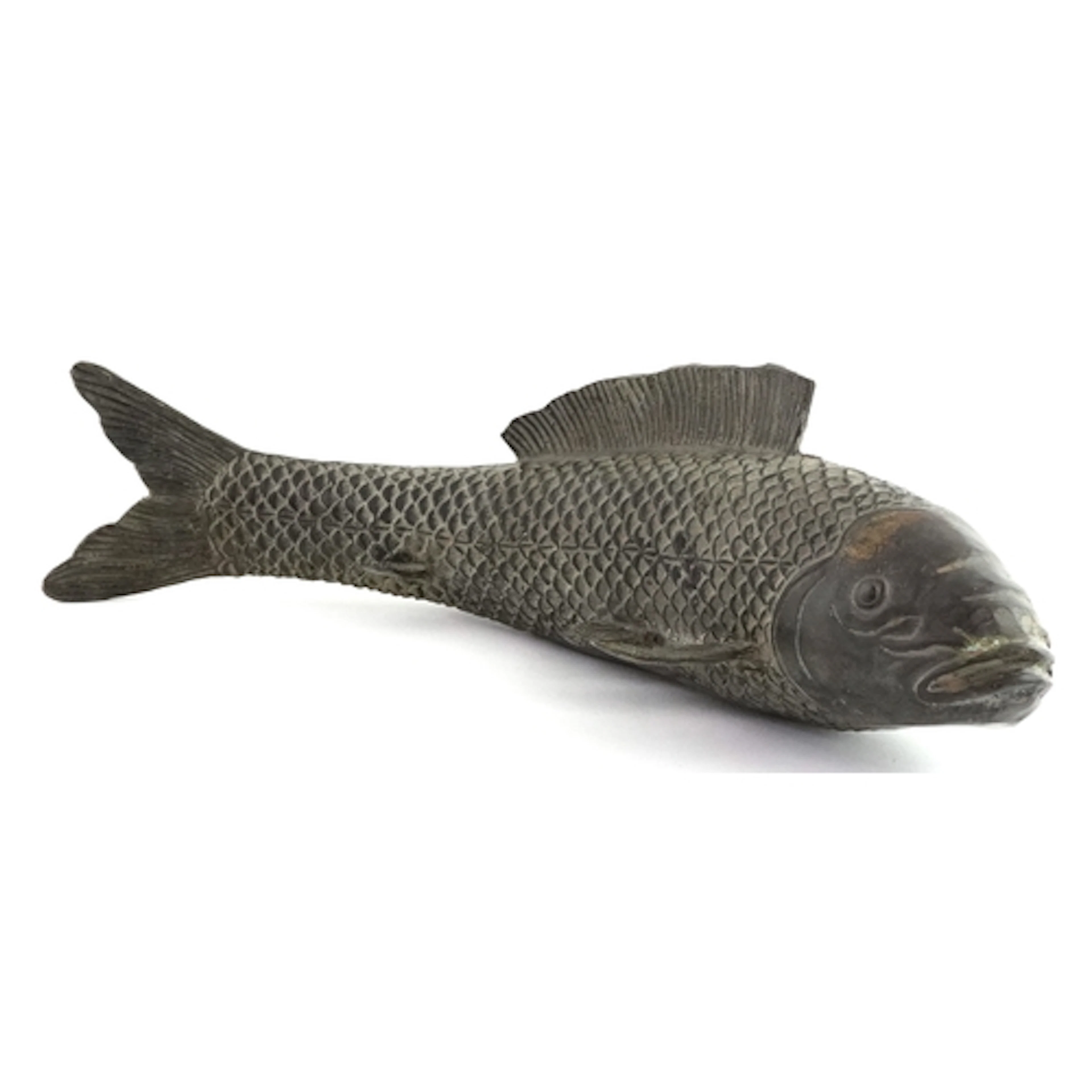 Bronzed study of a fish, 29.5cm in length.