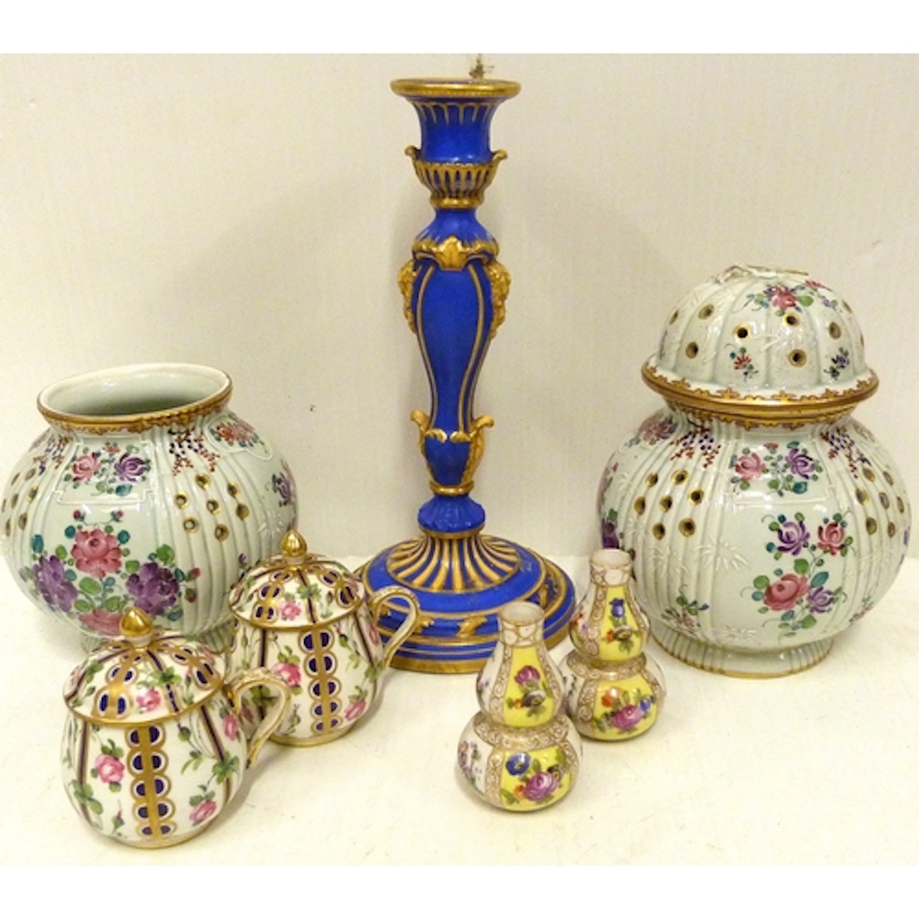 Group of mainly Continental antique porcelain to include pai...