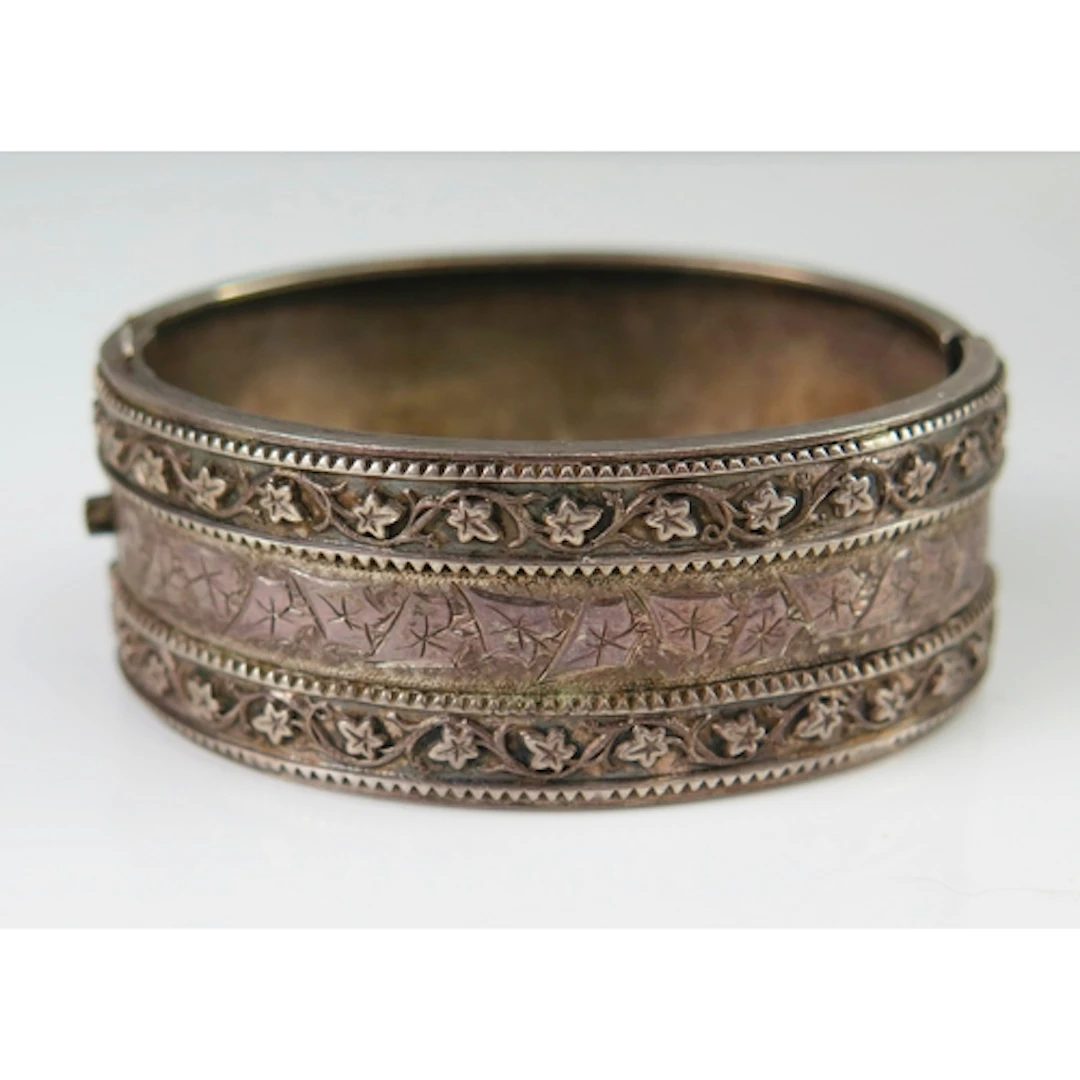 A Victorian silver hinged bangle, 31.7g