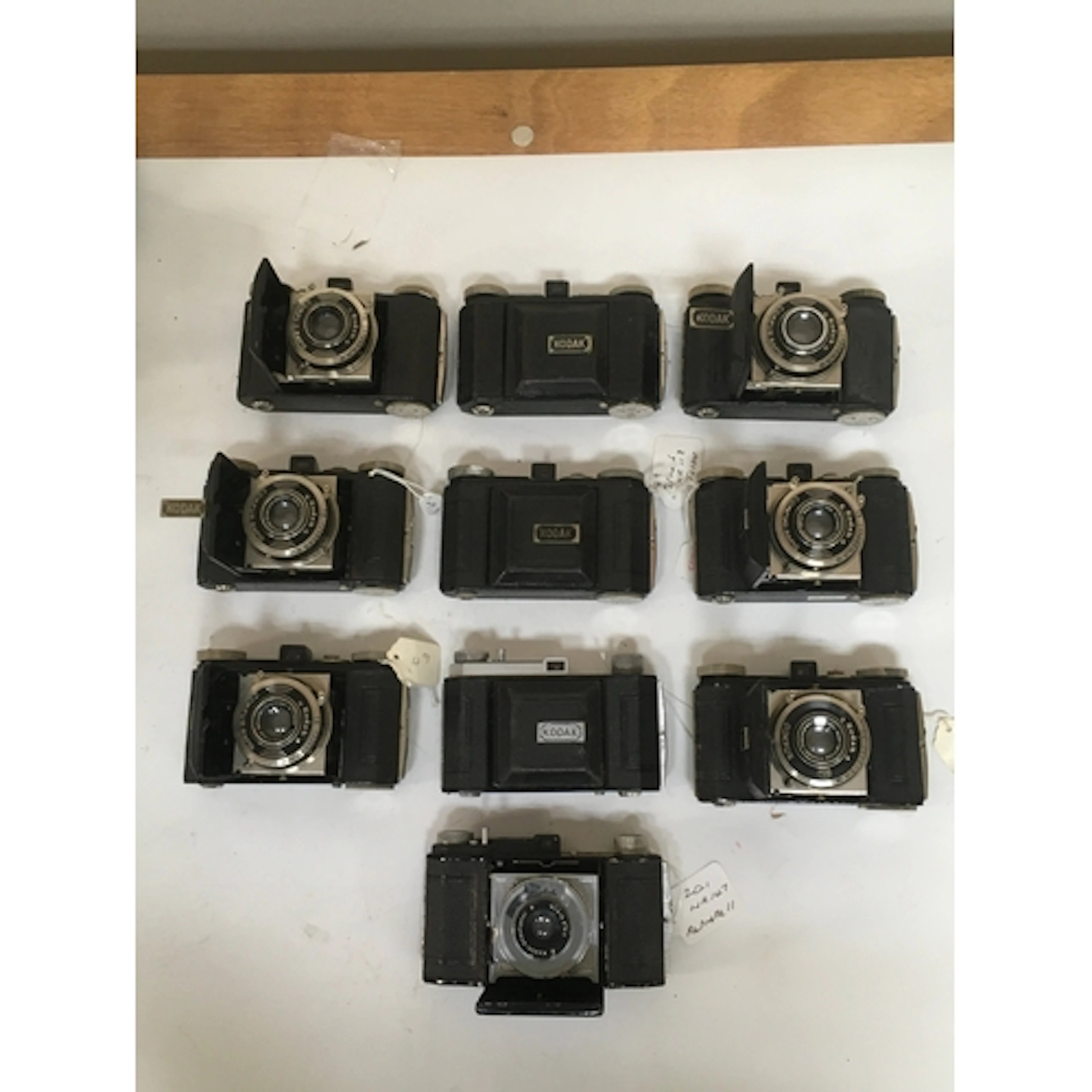 10 kodak Cameras. 9 Compur / Compur-Rapid. 1 Kodak-Anastigma...