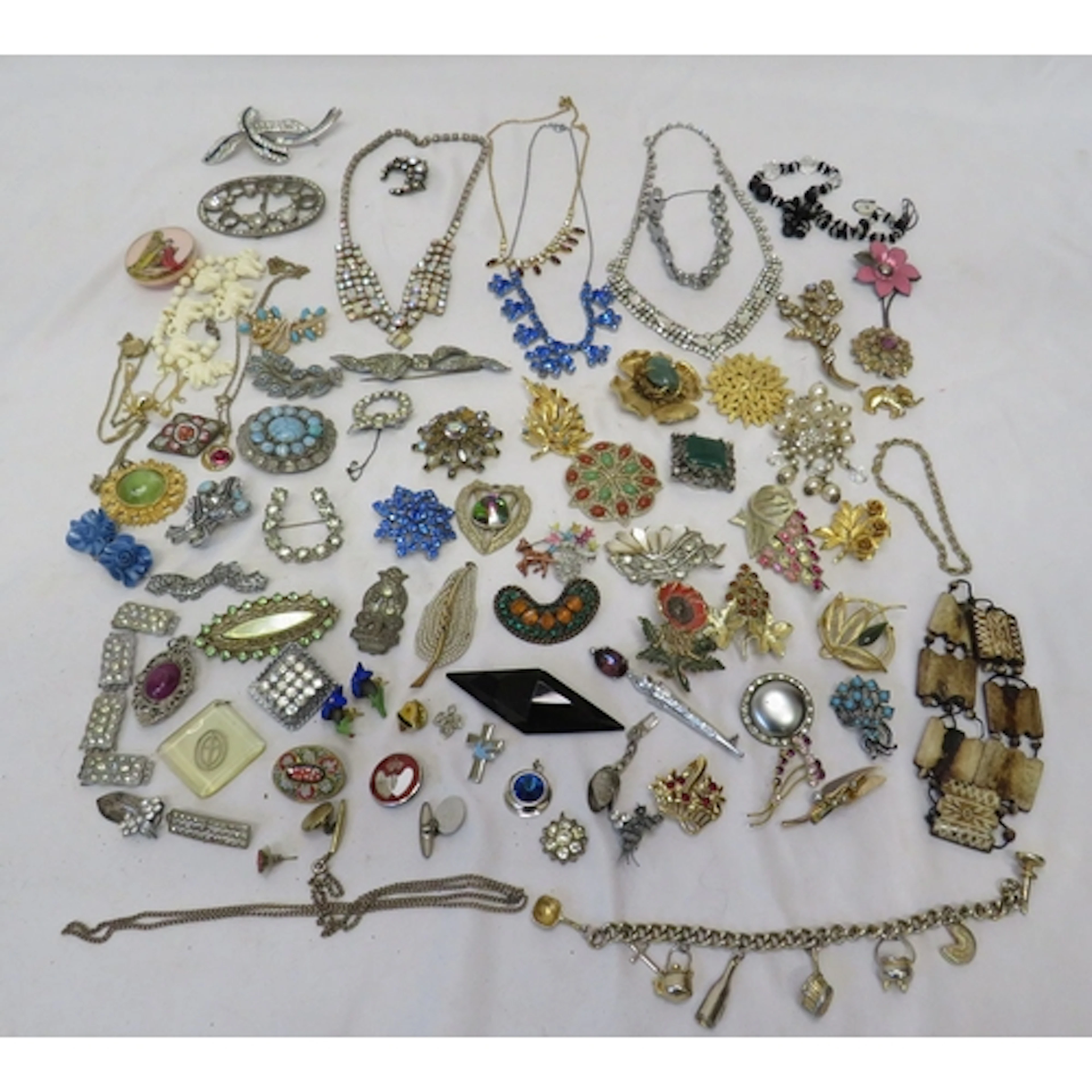 Vintage Costume Jewellery mostly brooches, some A/f incl. ci...