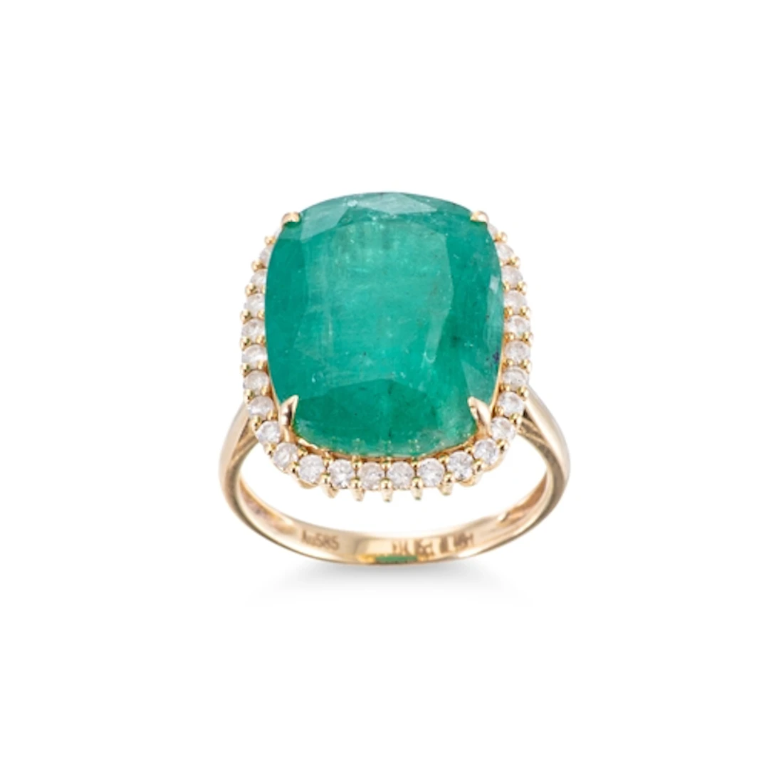AN EMERALD AND DIAMOND CLUSTER RING, mounted in 14ct yellow ...