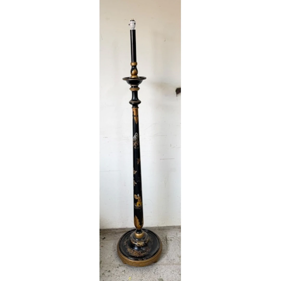 A Lacquered Chinoiserie standardfloor lamp not tested...
