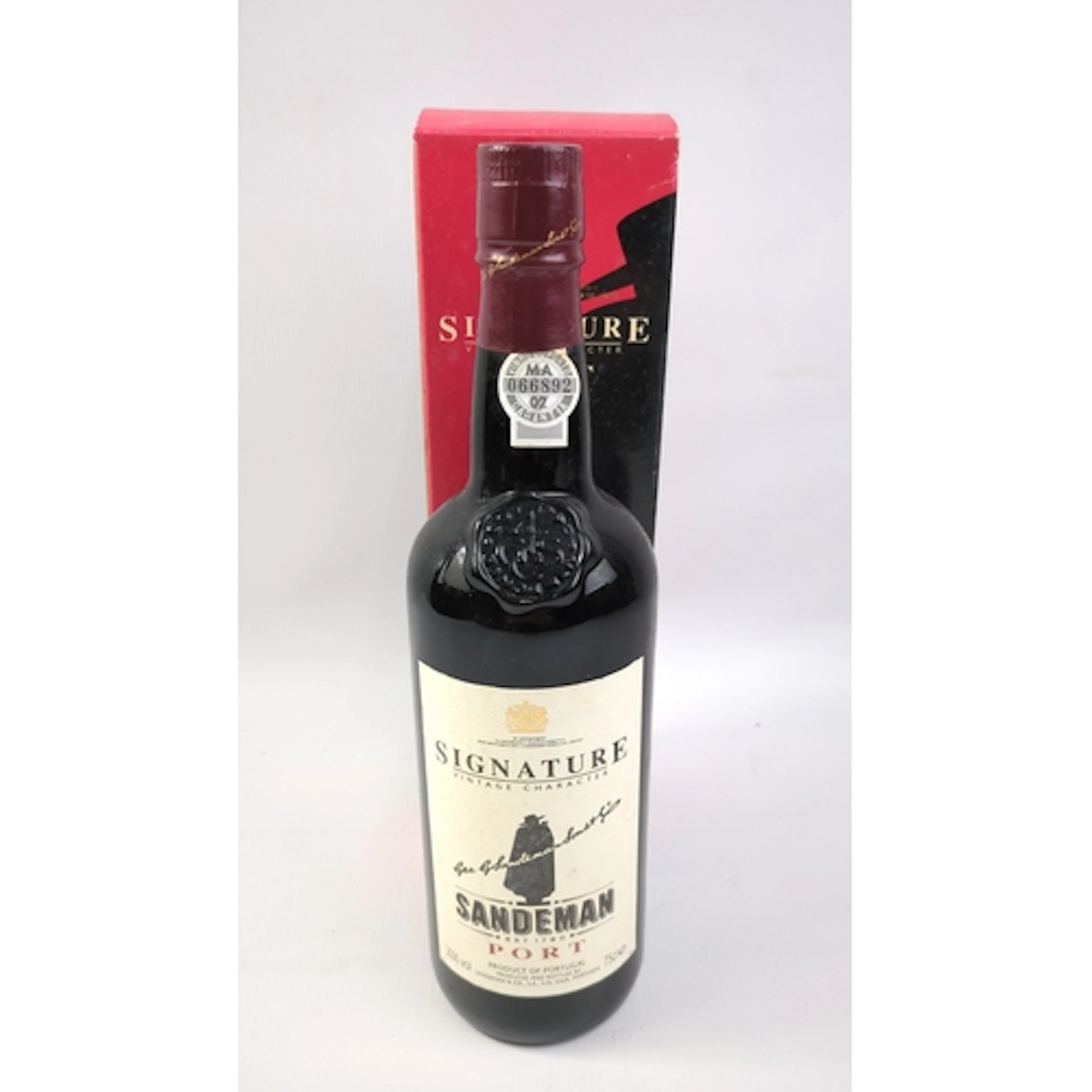 1 x 1990's Sandeman “Signature” Port, 75cl, 20% ...