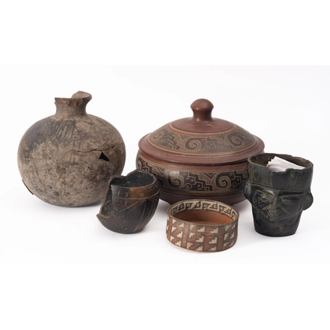 A Pre-Columbian zoomorphic beaker in black earthenware {Prov...