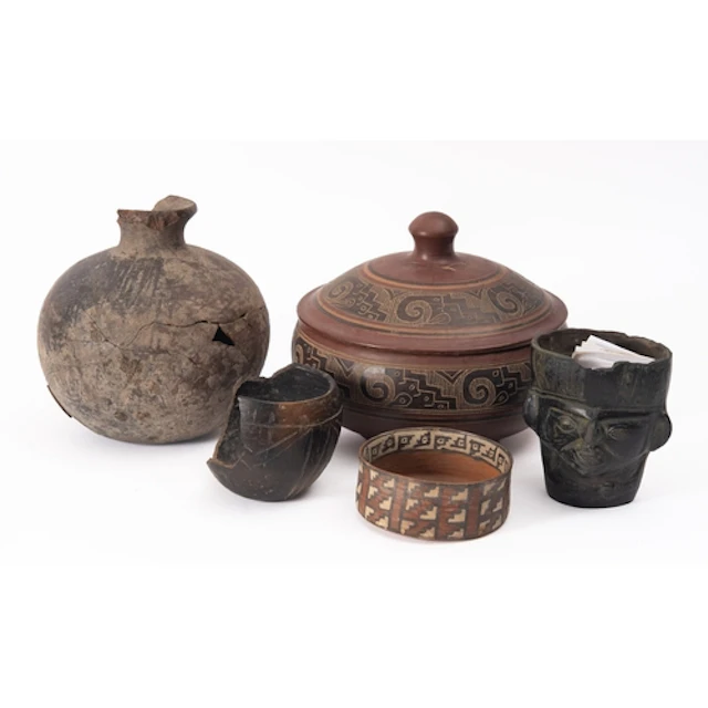 A Pre-Columbian zoomorphic beaker in black earthenware {Prov...