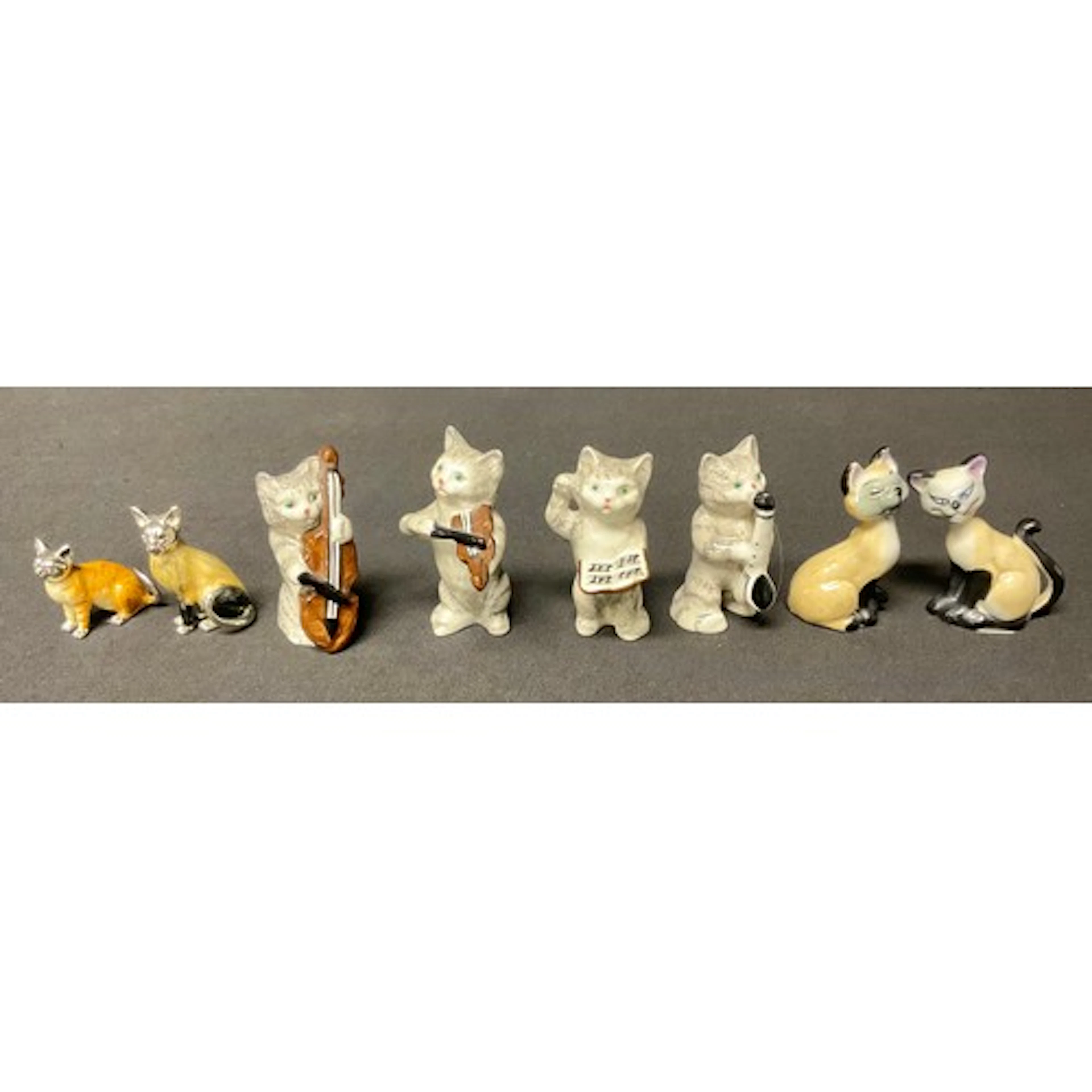 A sterling silver enamelled model cat, JDJ, London 2007, 20g...
