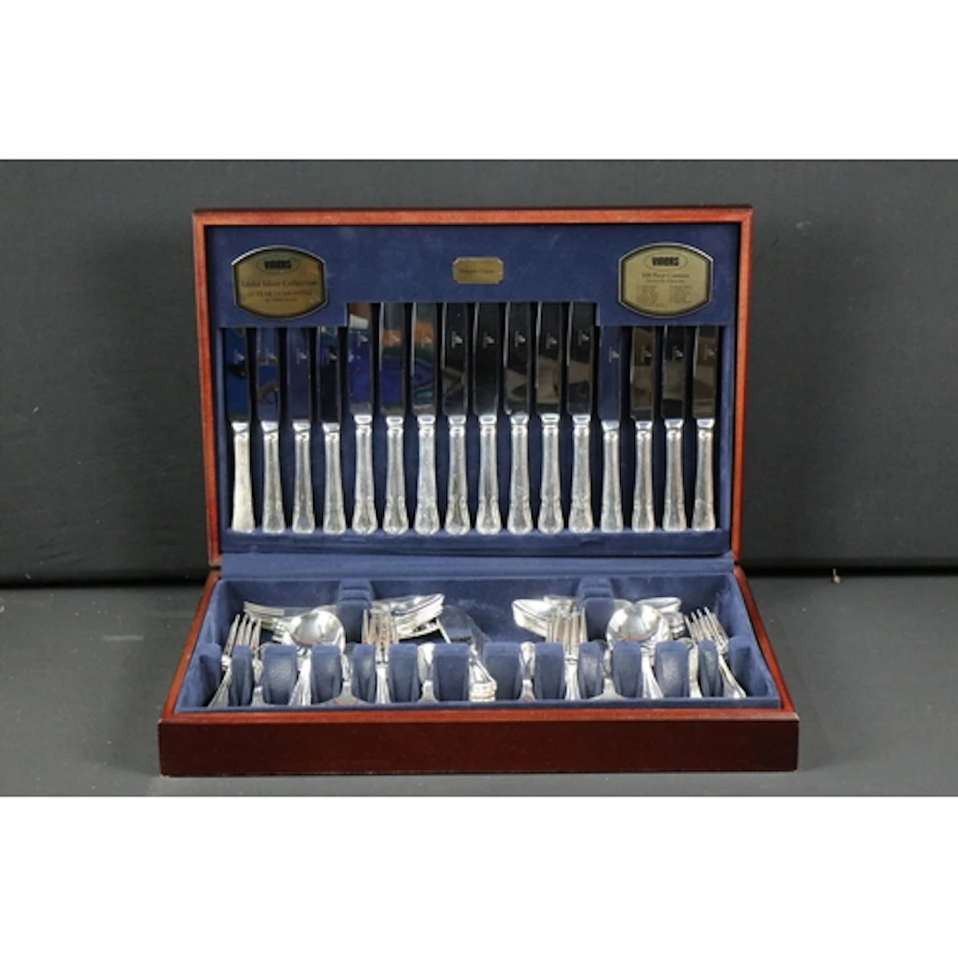 Cased Viners Guild Silver Collection silver plate 100 piece ...
