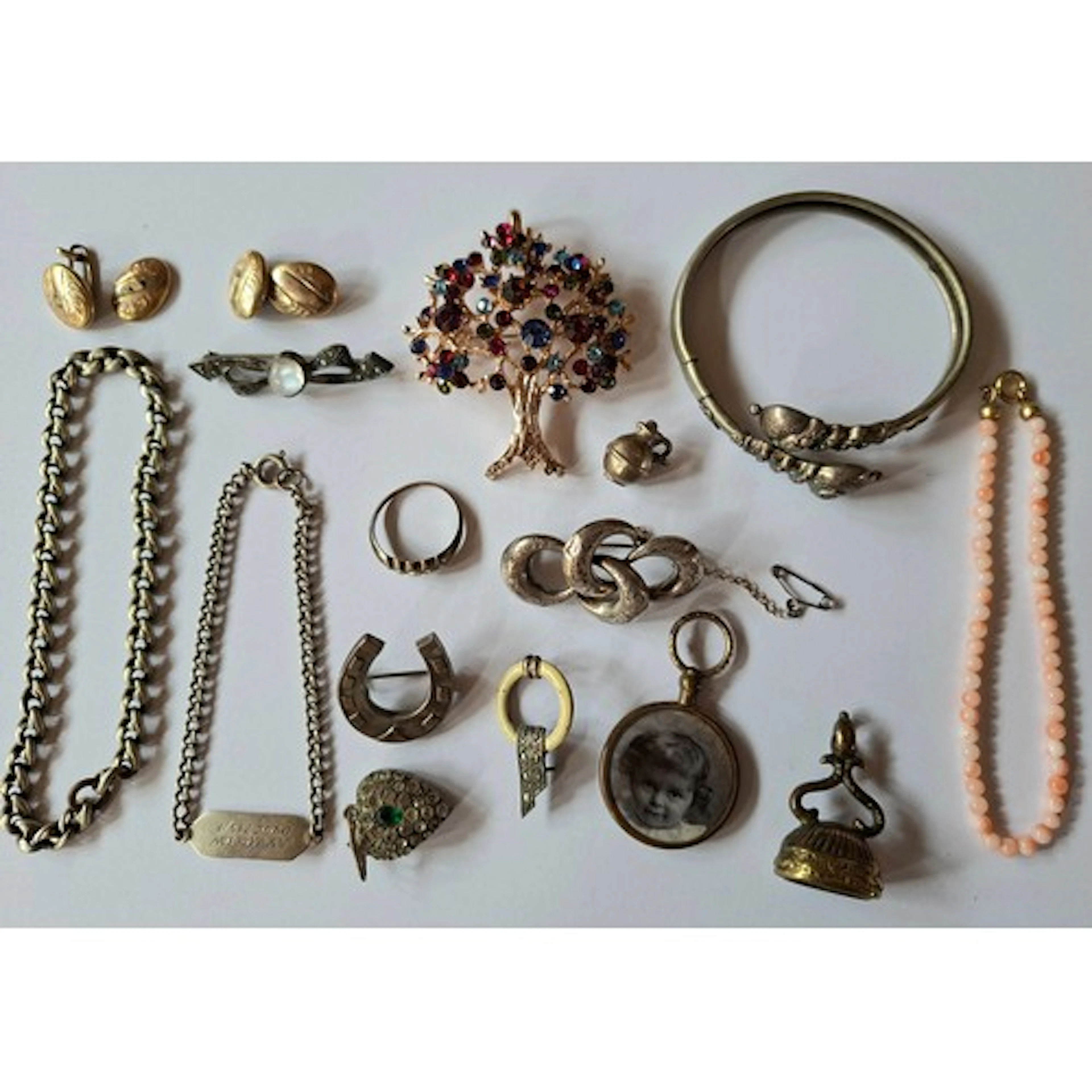 Silver and white metal jewellery to include a Victorian broo...