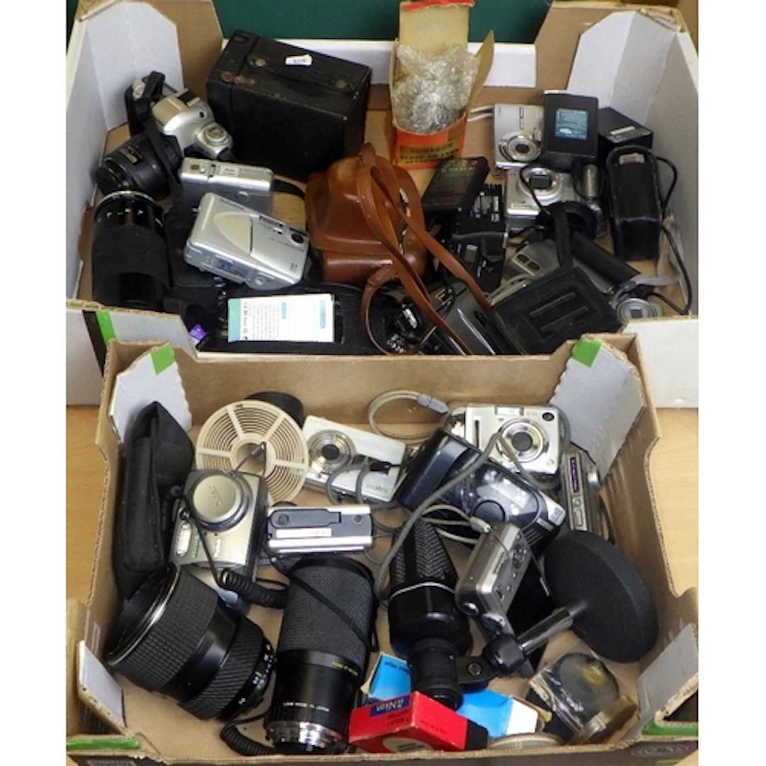 A qty of misc cameras, lenses etc (2)