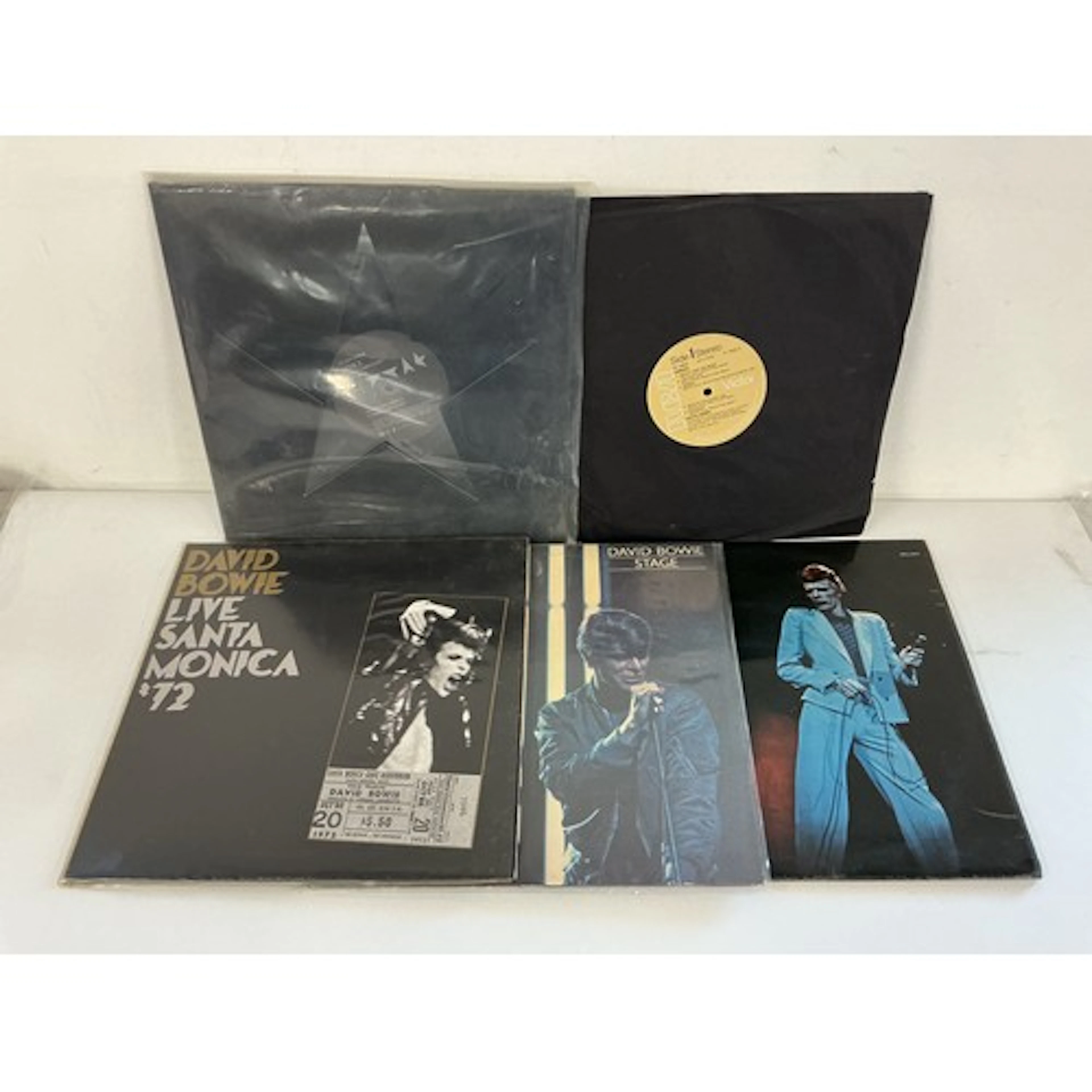 Five David Bowie LPs comprising Blackstar, Heroes (missing c...