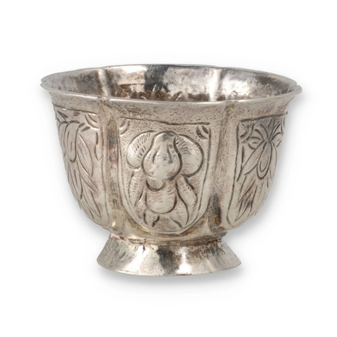 AN 18TH CENTURY RUSSIAN SILVER VODKA CUP Of lobed outline, f...