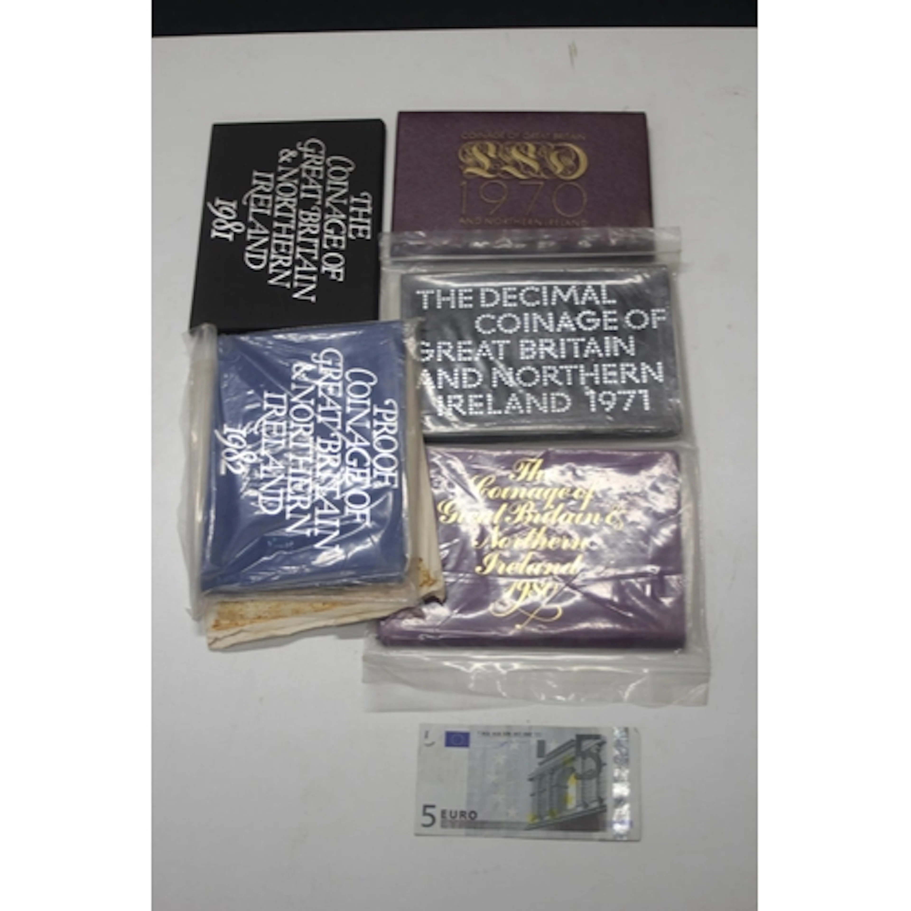 The Royal Mint UNITED KINGDOM Queen Elizabeth II (1952-2022)...