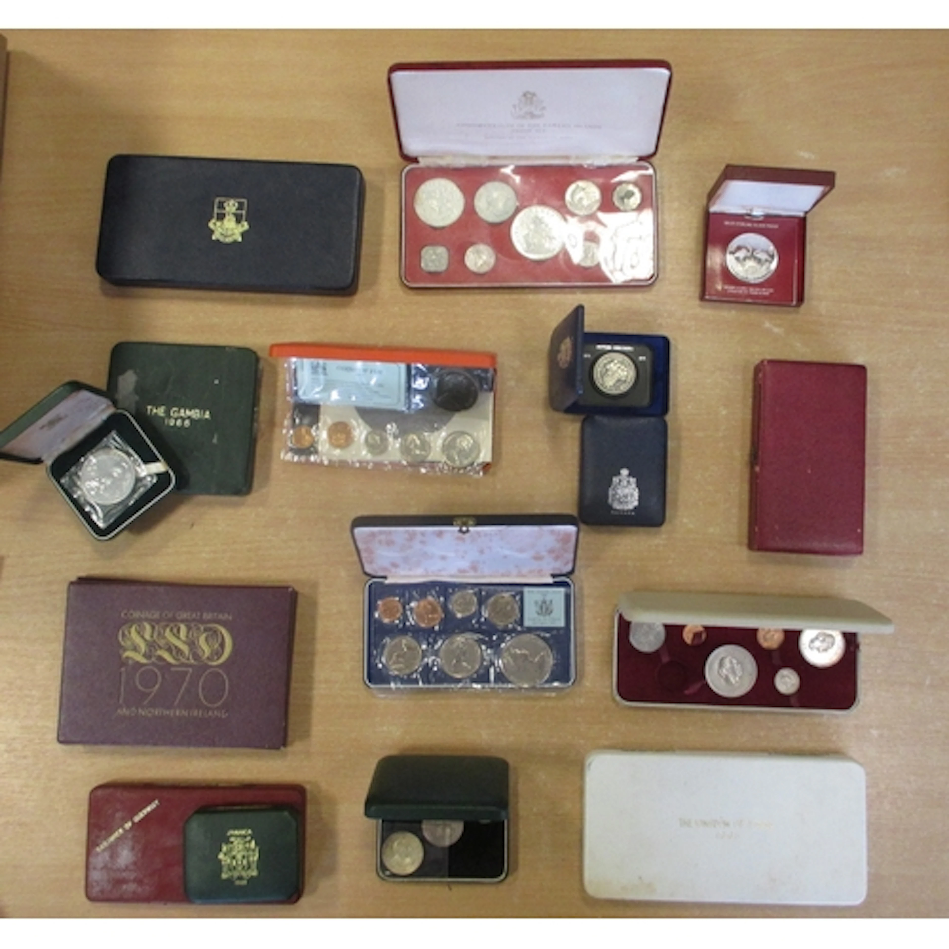 World collection of proof and uncirculated sets, with Austri...