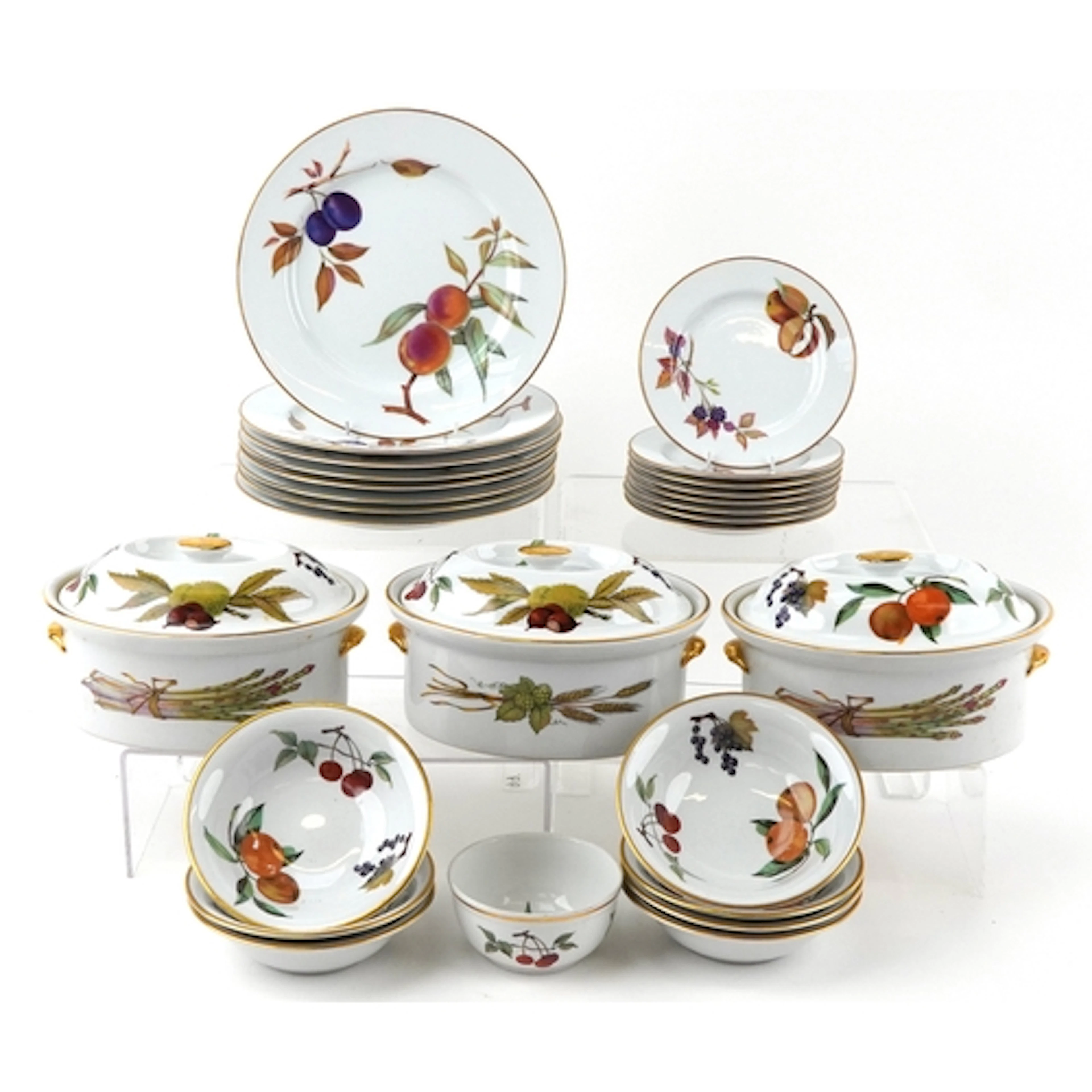Royal Worcester Evesham pattern dinnerware including tureen ...