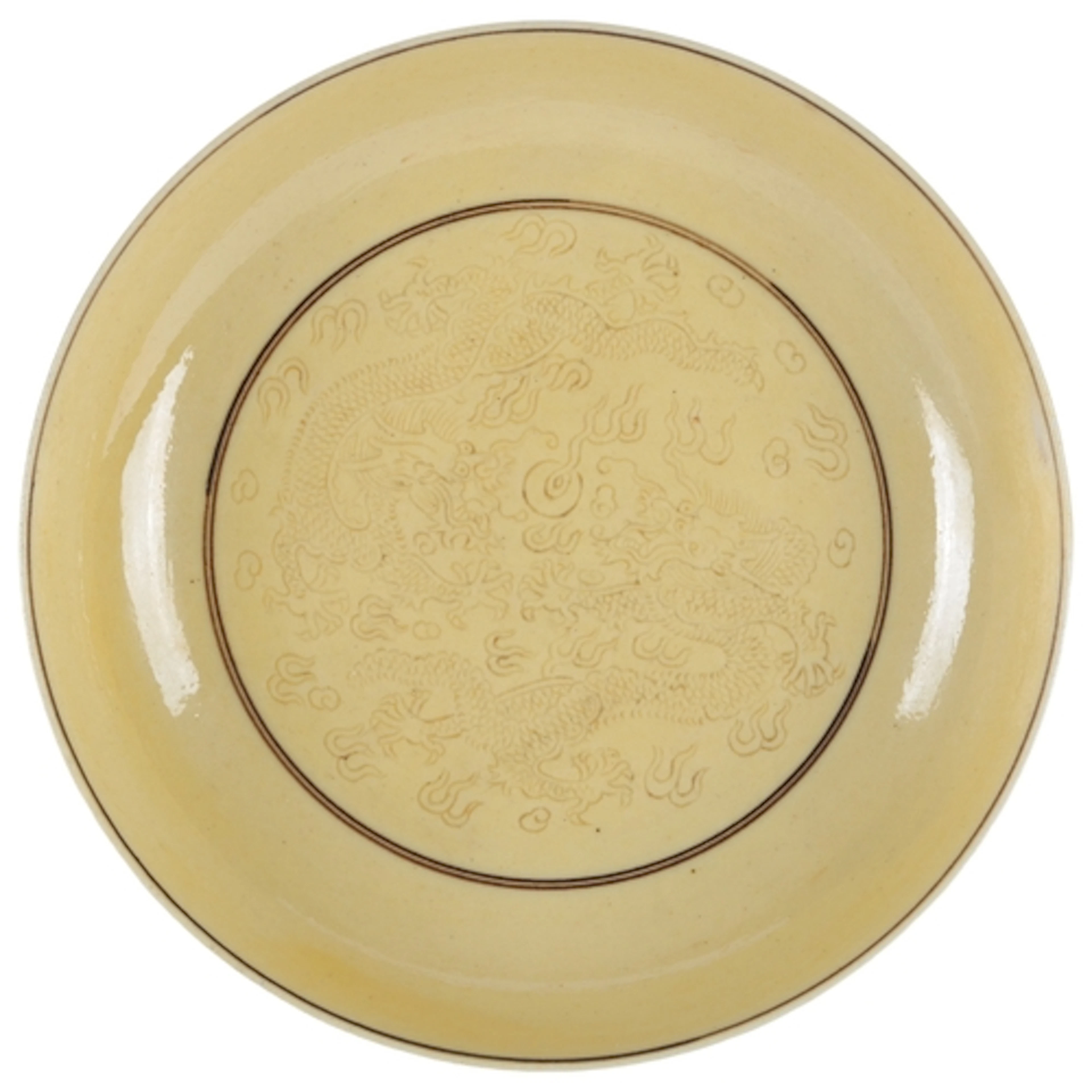 A Chinese sgraffito yellow ground dish, 14cm diameter