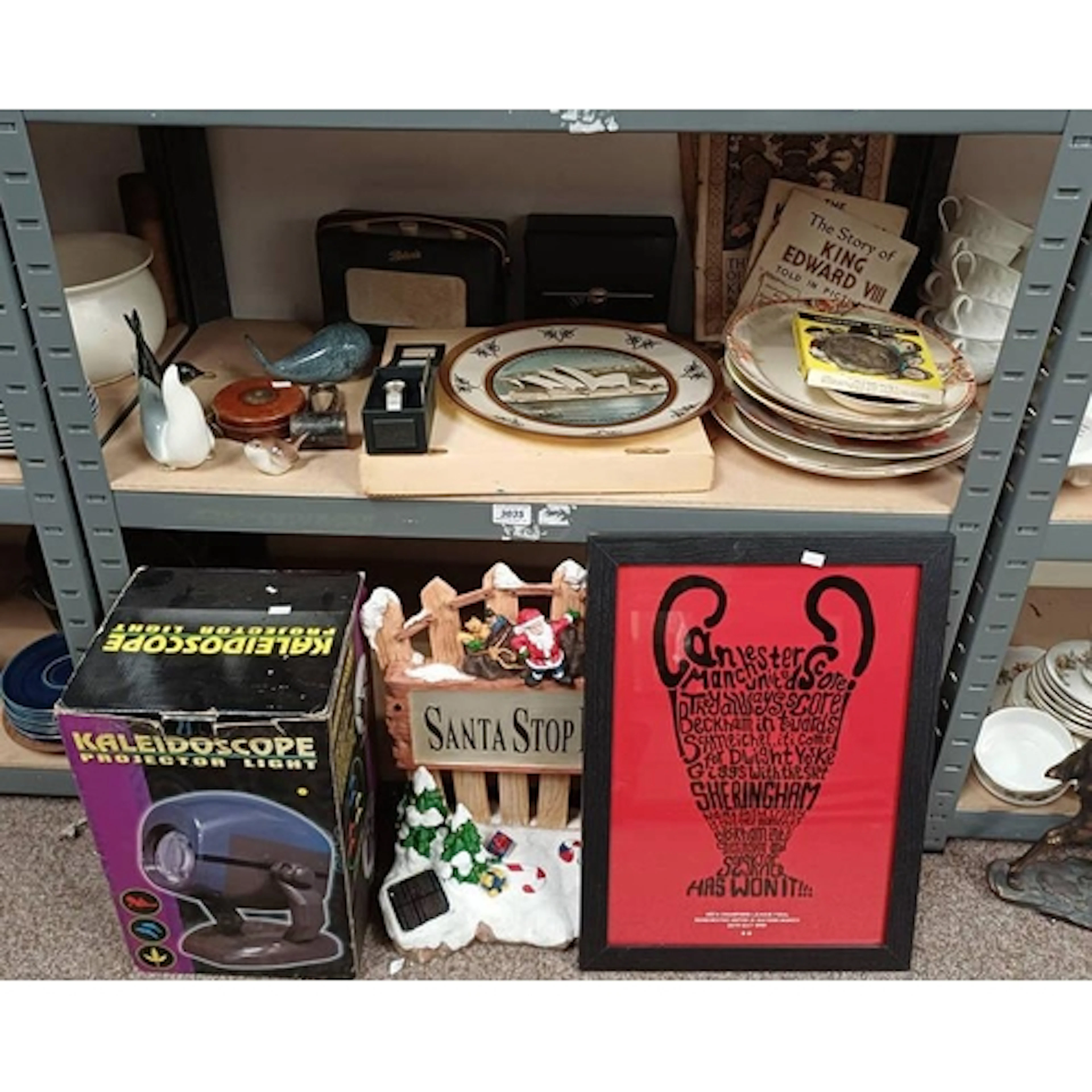 SELECTION OF VARIOUS ITEMS INCLUDING ROBERTS RADIO, MARKS & ...