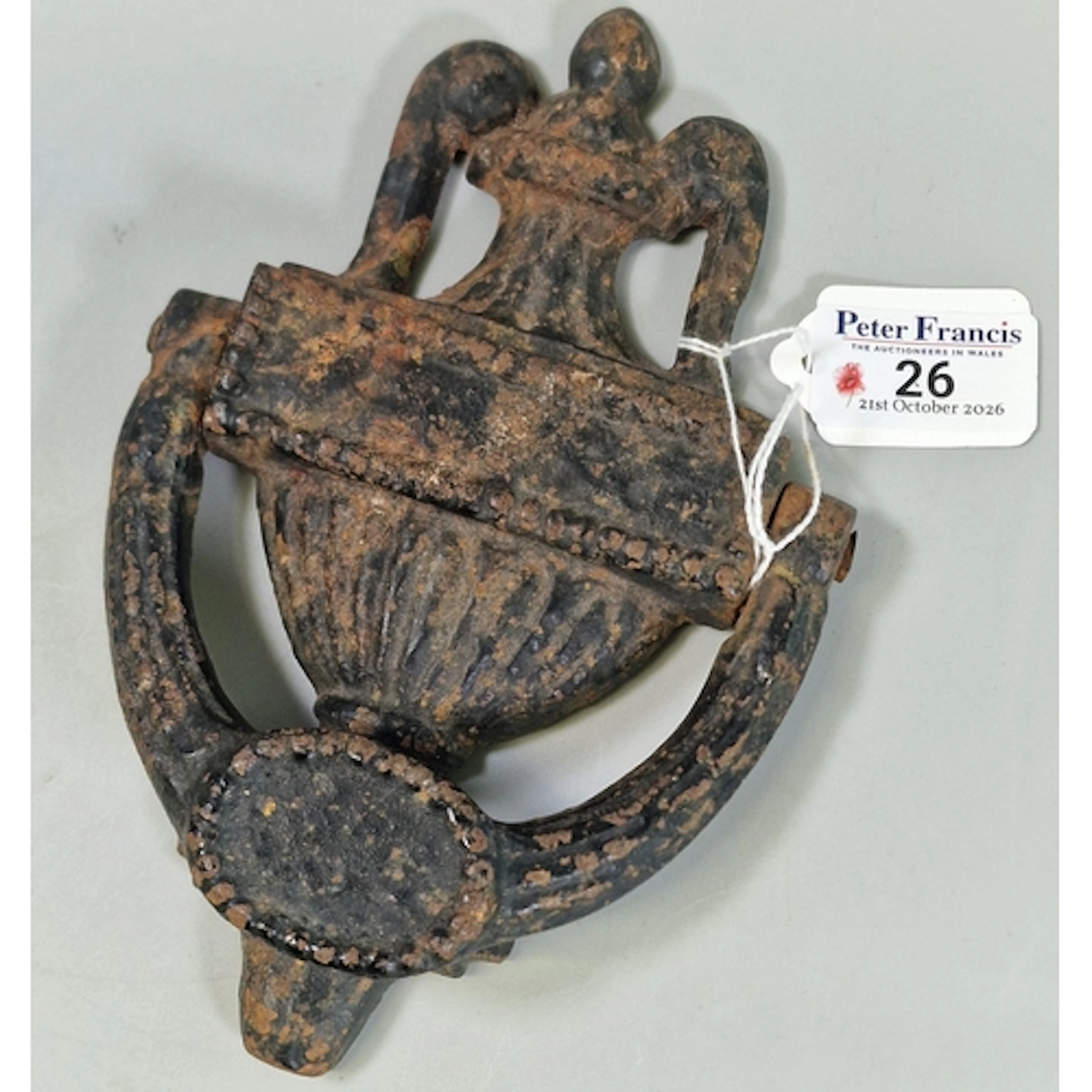 19th century cast iron urn door knocker. (B.P. 21% + VAT)