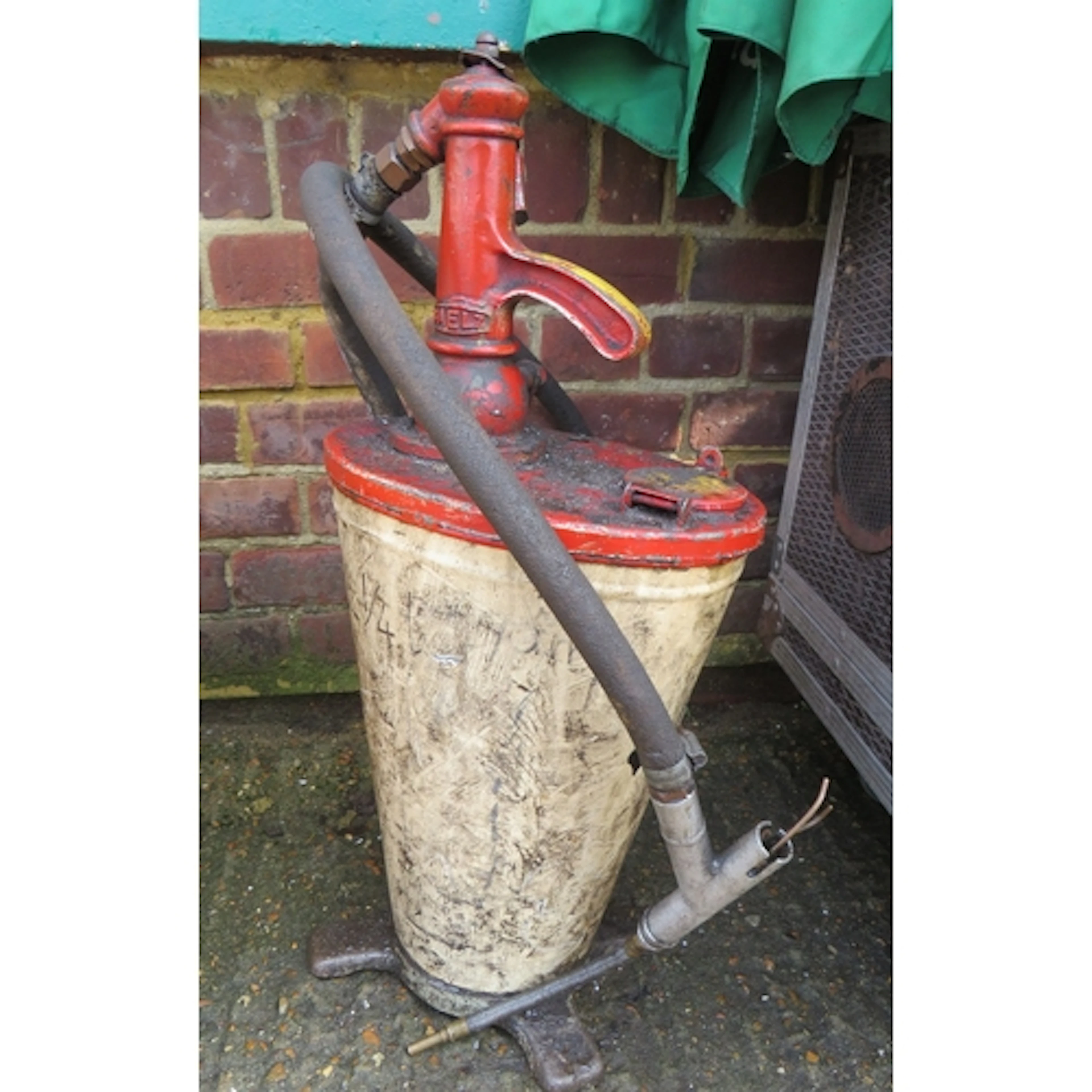 Vintage Oil Pump from a petrol station forecourt, BAELZ 6098...