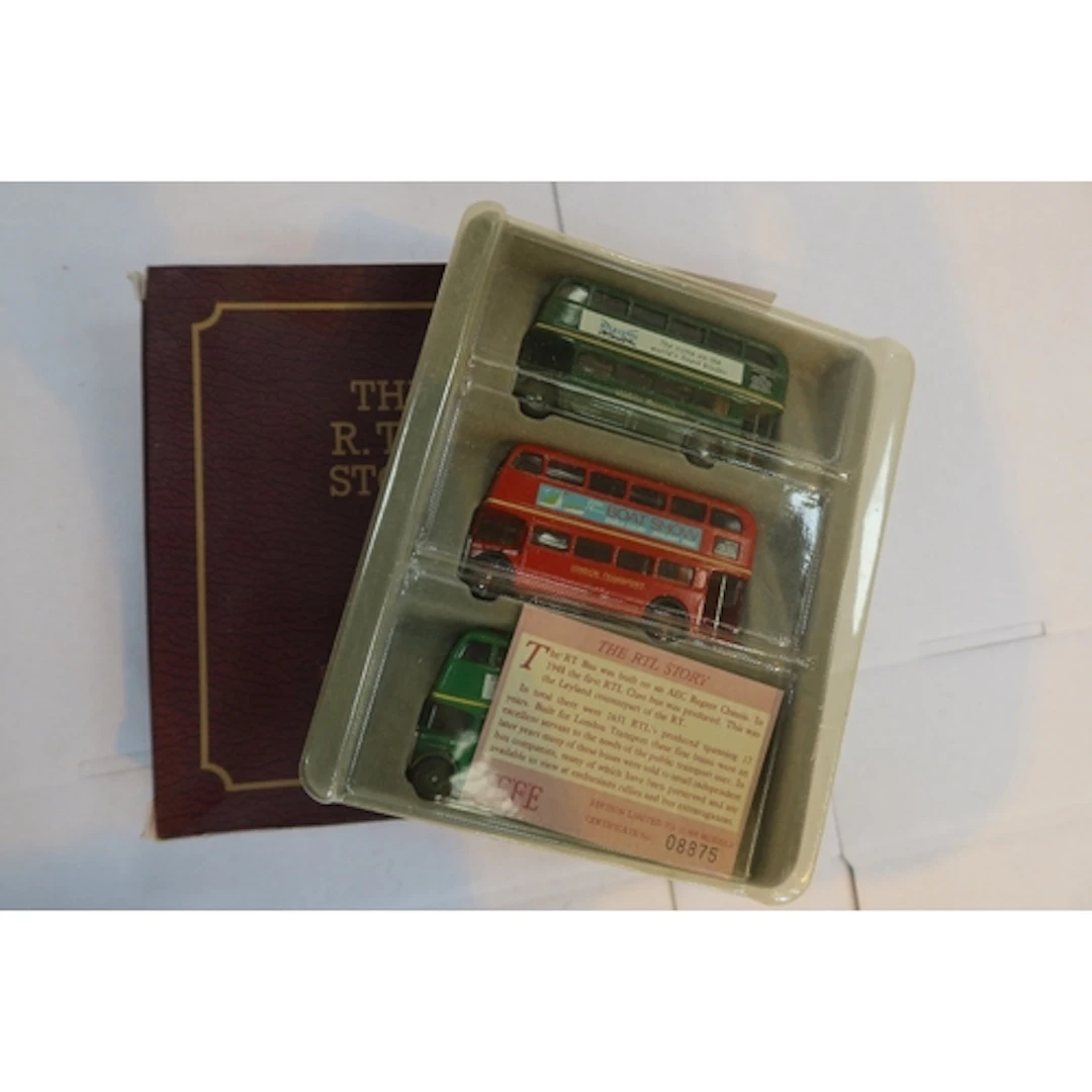 3 boxed Efe RTL London buses