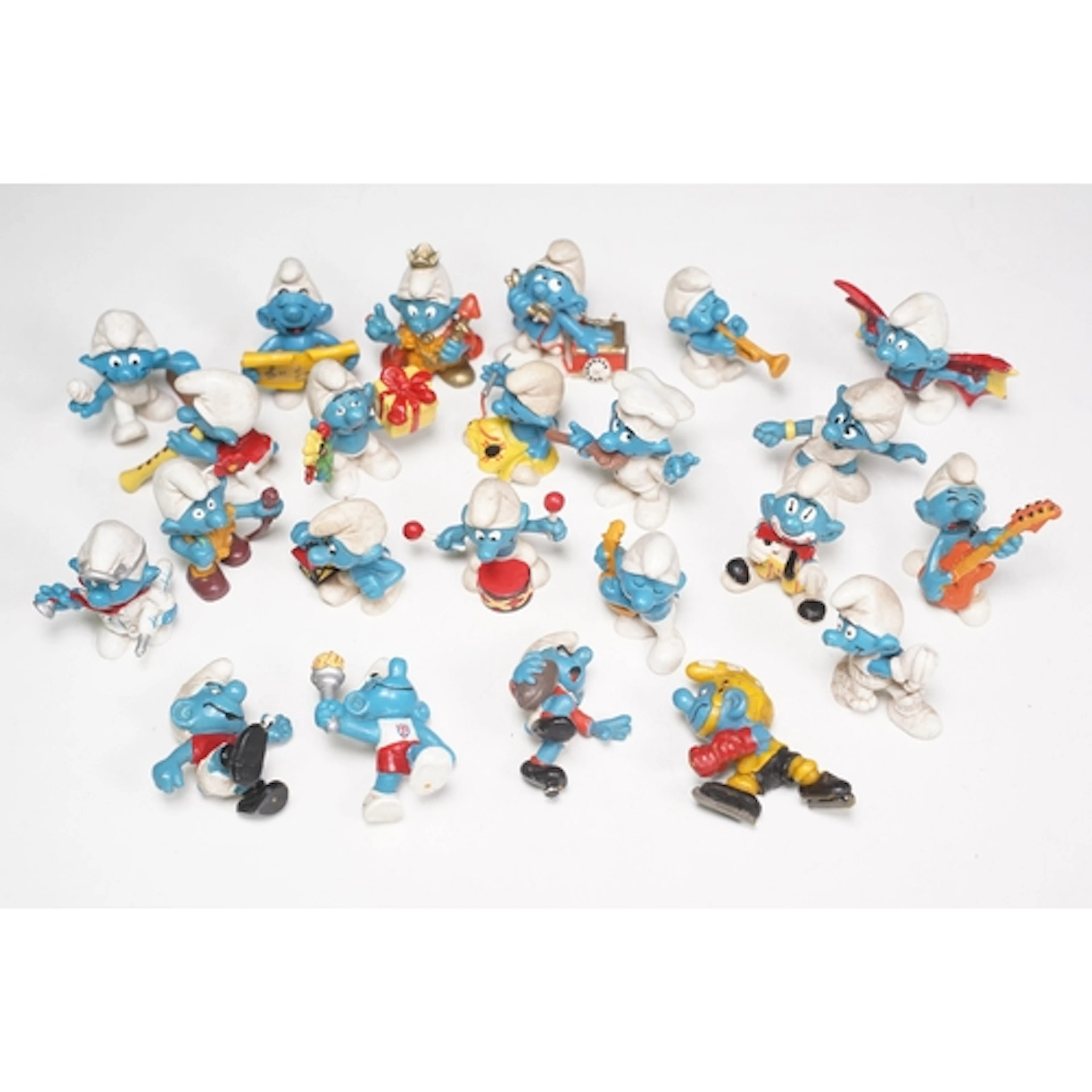 23 Original Peyo Schleich Smurfs figure, grubby but gd overa...