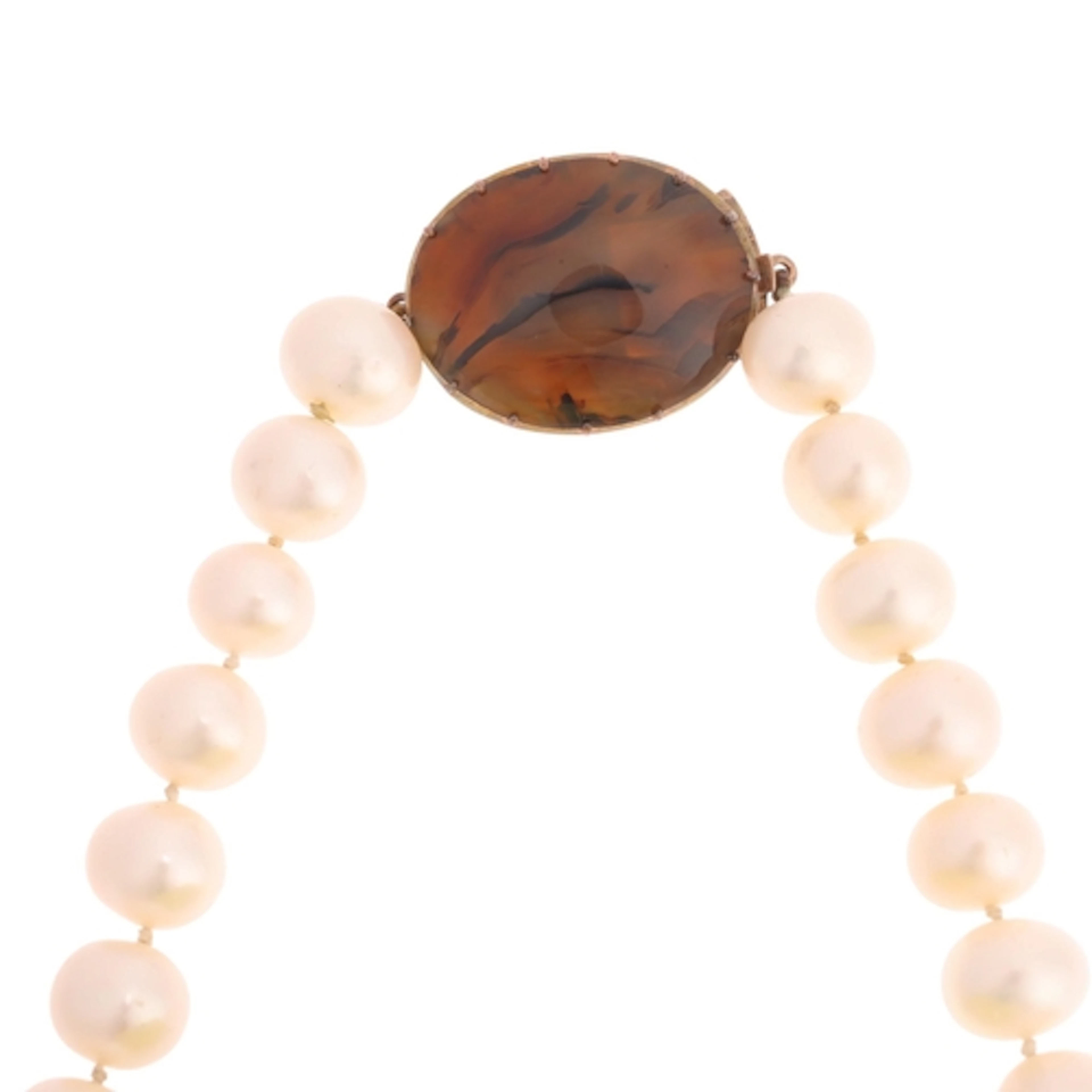 A single-row freshwater cultured pearl bead necklace, pearls...