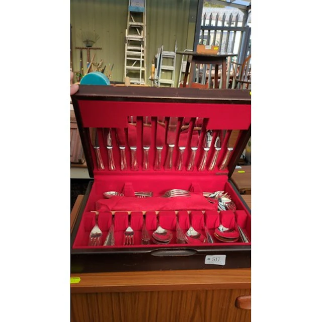Allander table cutlery with shaped, reeded handles and knife...