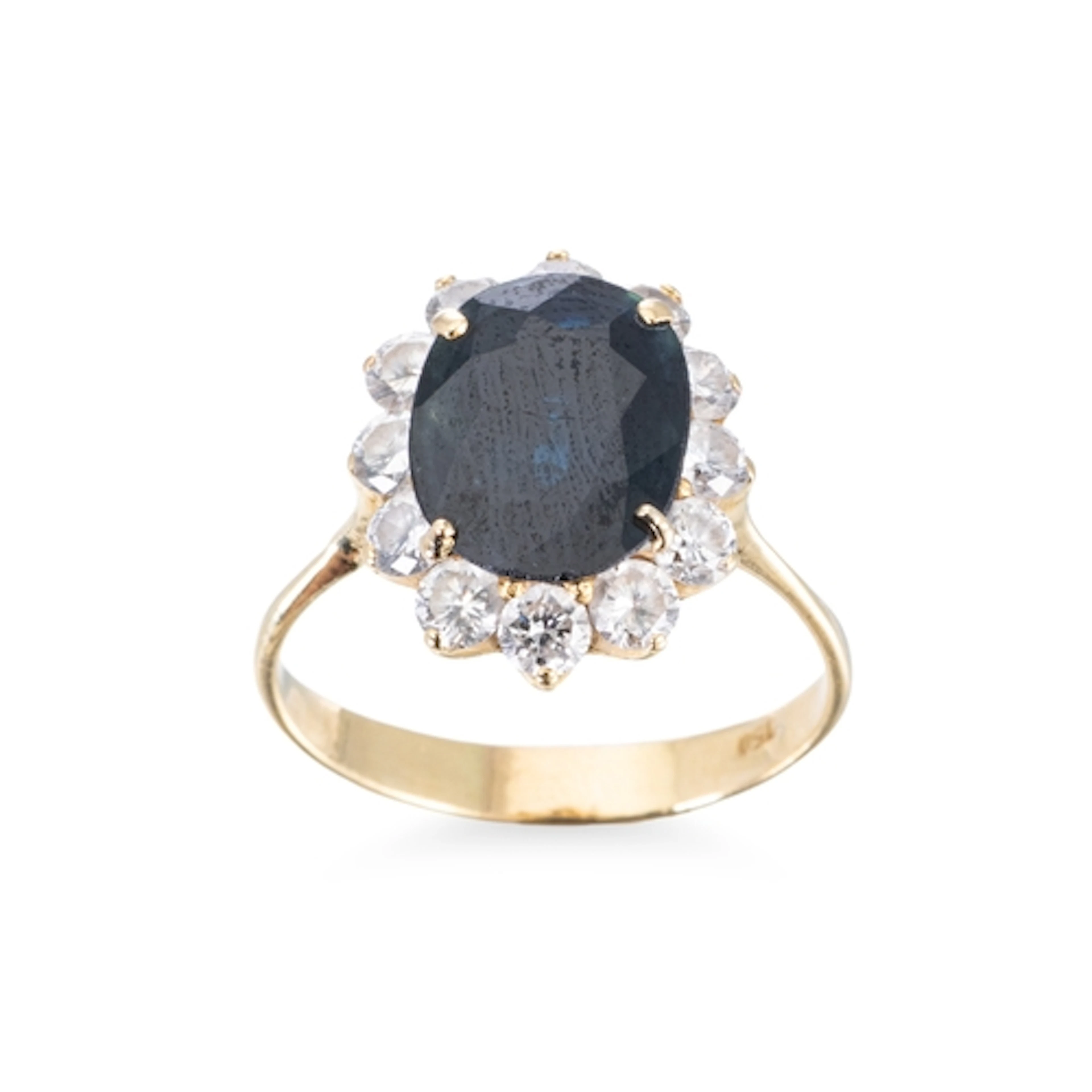 A SAPPHIRE AND DIAMOND CLUSTER RING, mounted in 18ct yellow ...