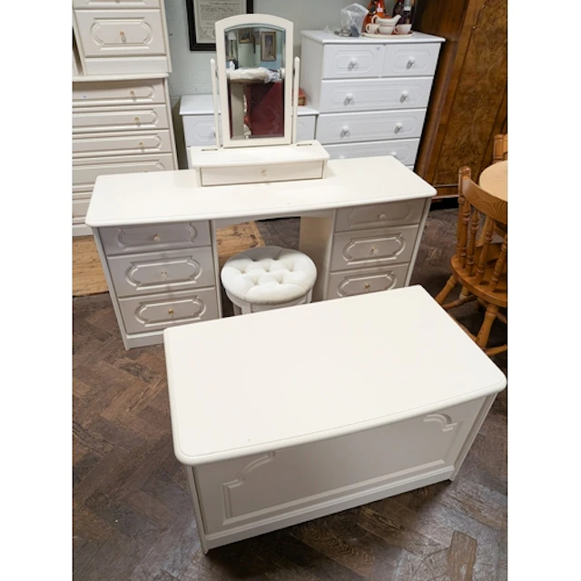 A matching cream dressing table together with a freestanding...