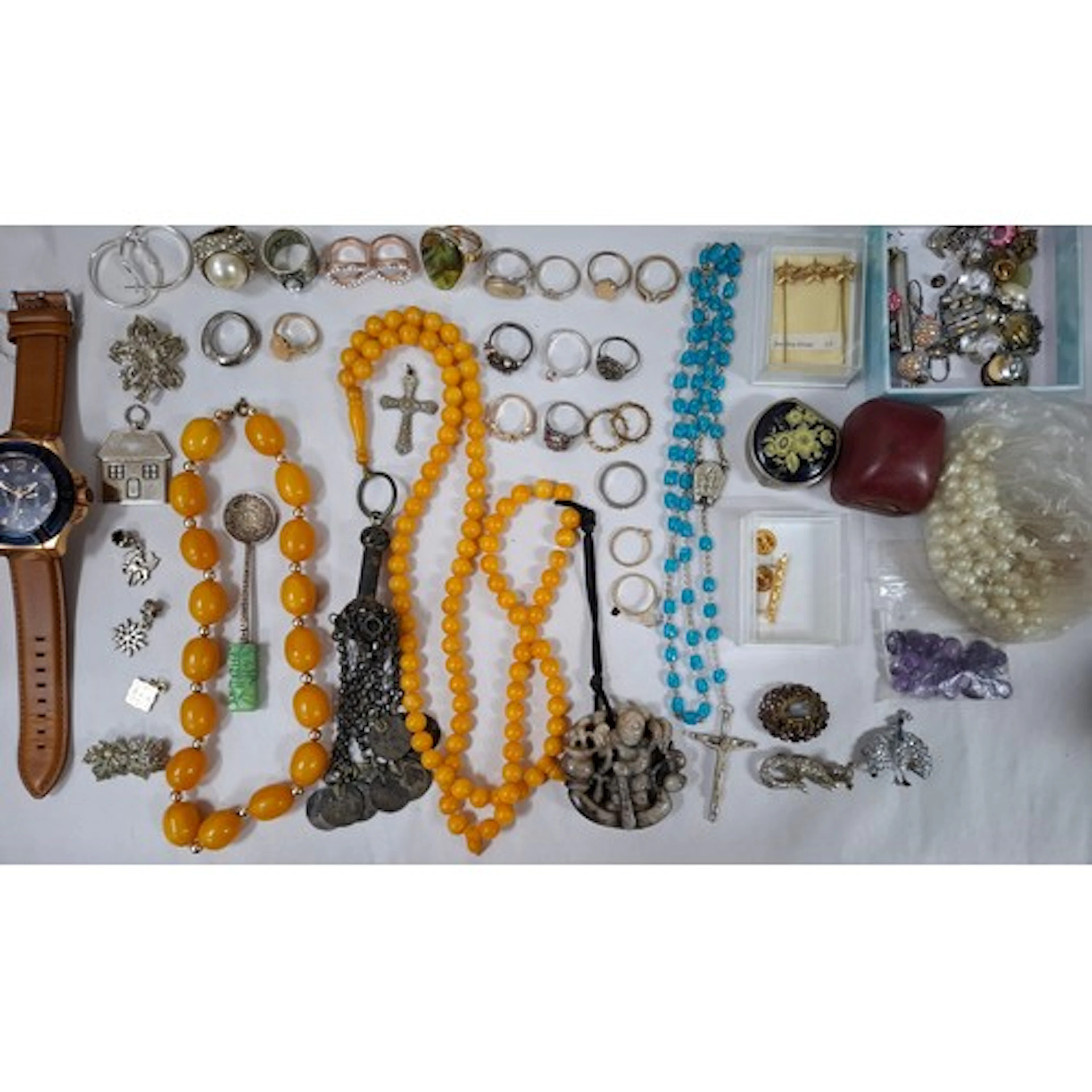 Mixed jewellery and small collectables to include a modern C...