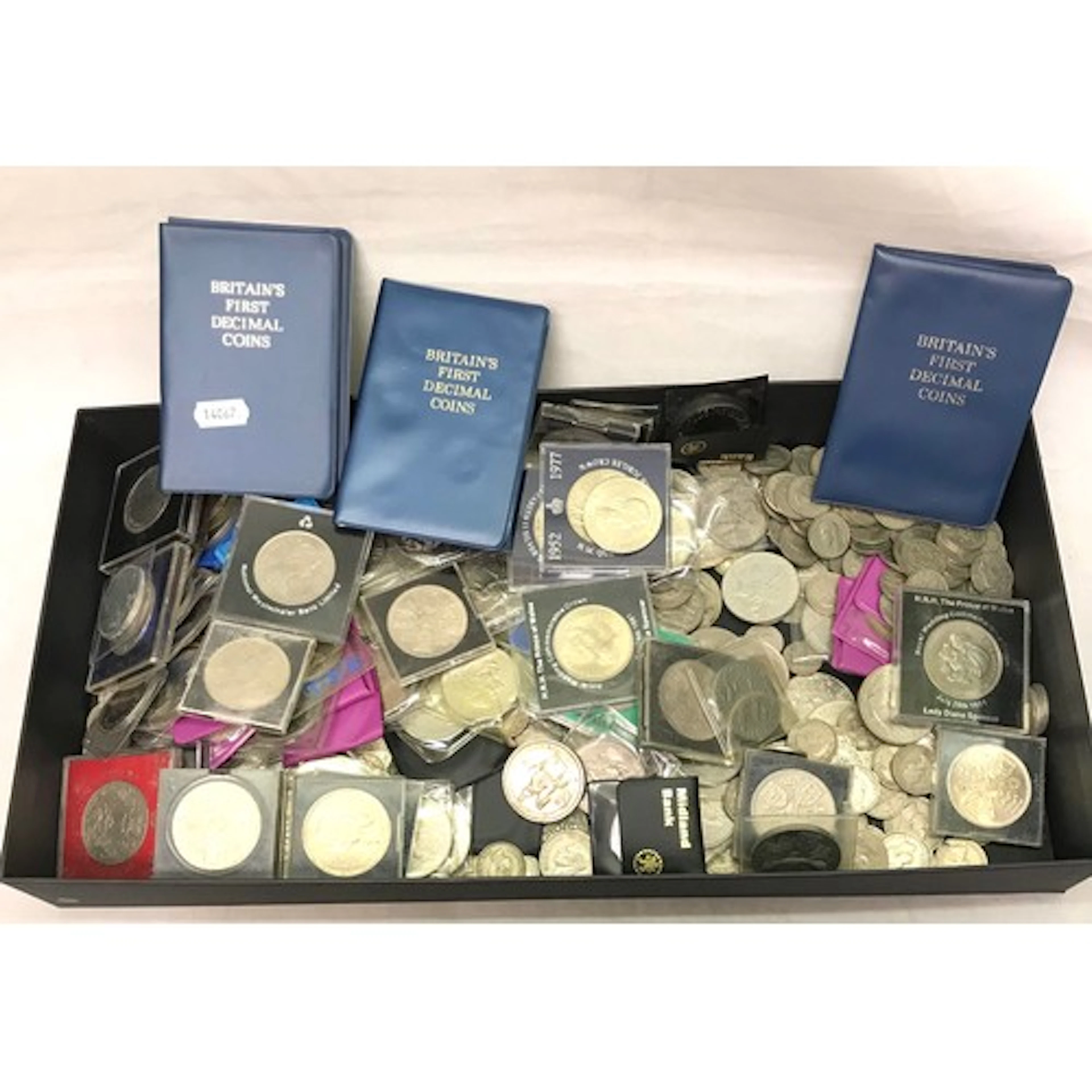 A qty of coins, most Elizabeth II UK issues incl commemorati...