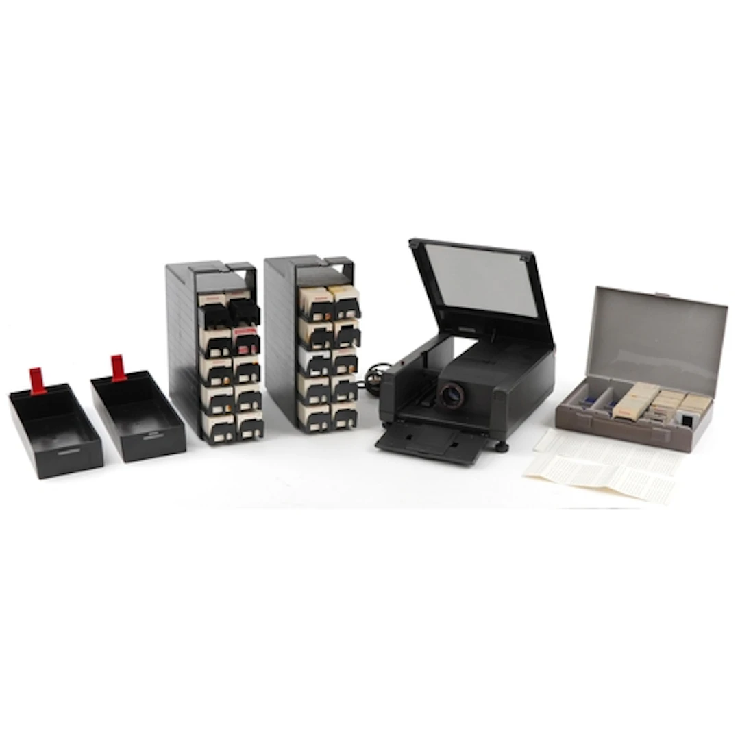 Braun Novamat 515AFI-M slide projector with an extensive sel...