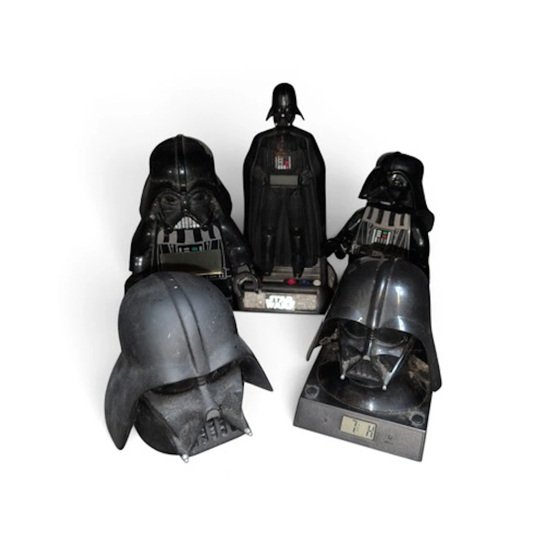 5 x Vader-related collectibles: Darth Vader Helmet Mood Ligh...