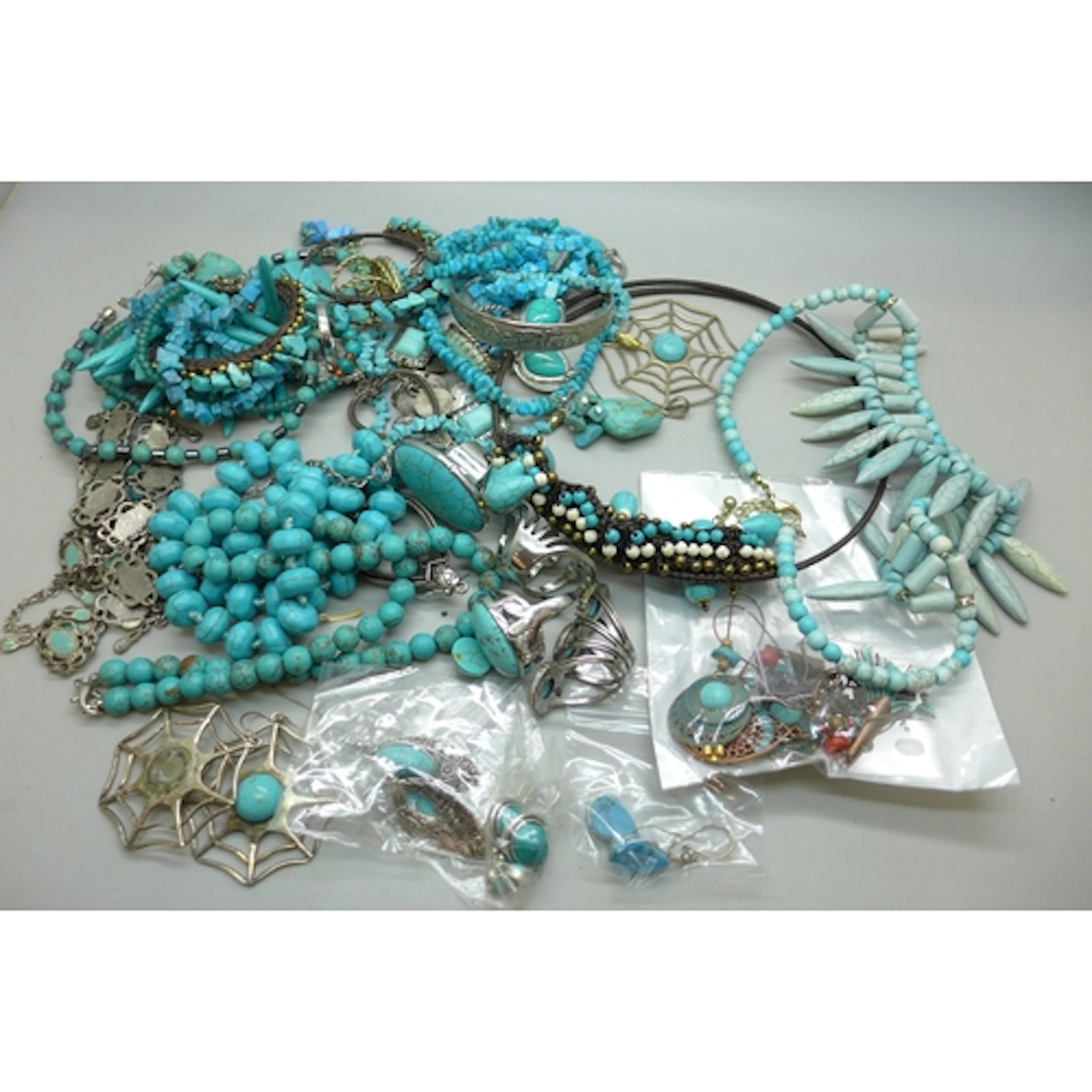 A collection of turquoise and turquoise coloured jewellery
