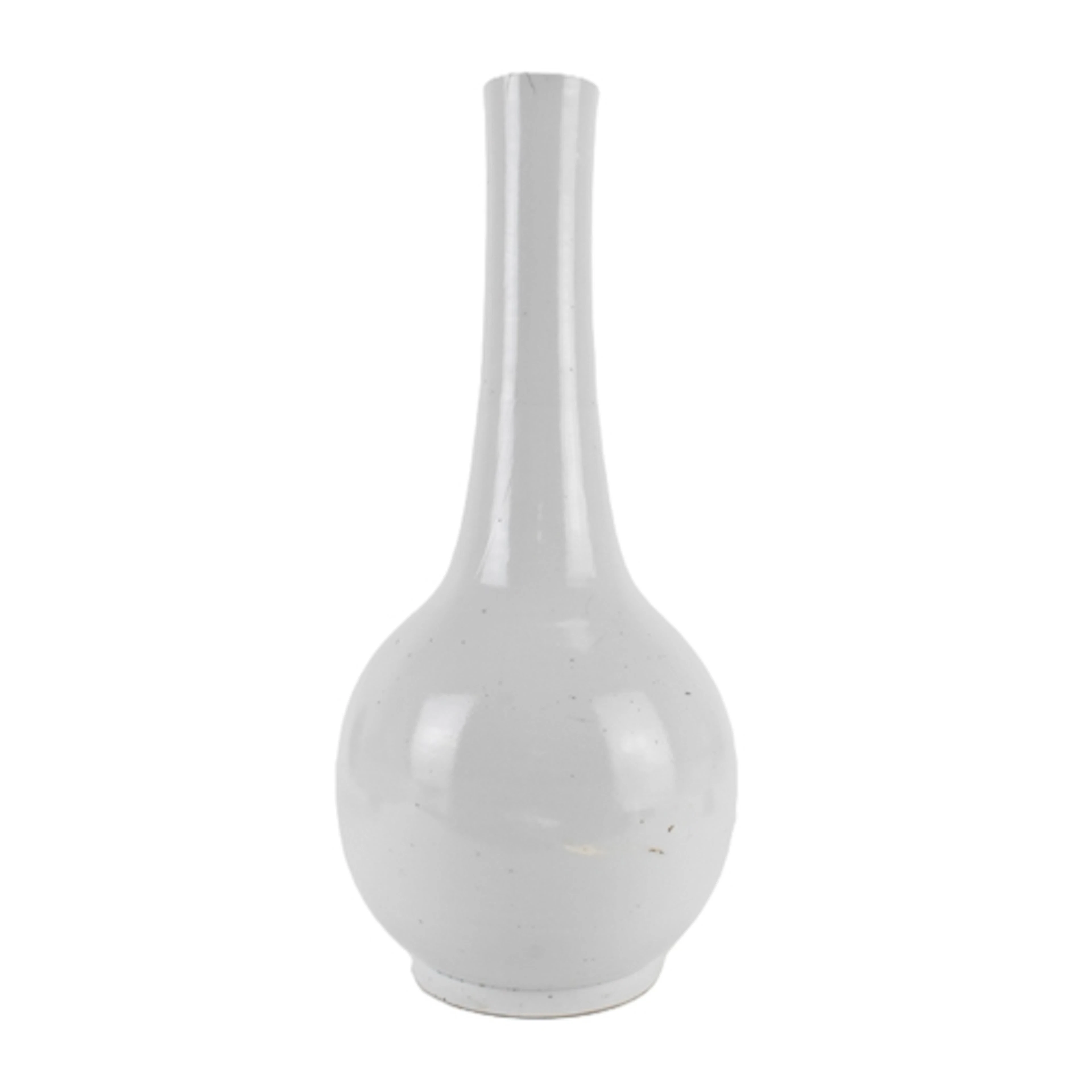 A Chinese monochrome-glazed porcelain bottle vase, of globul...