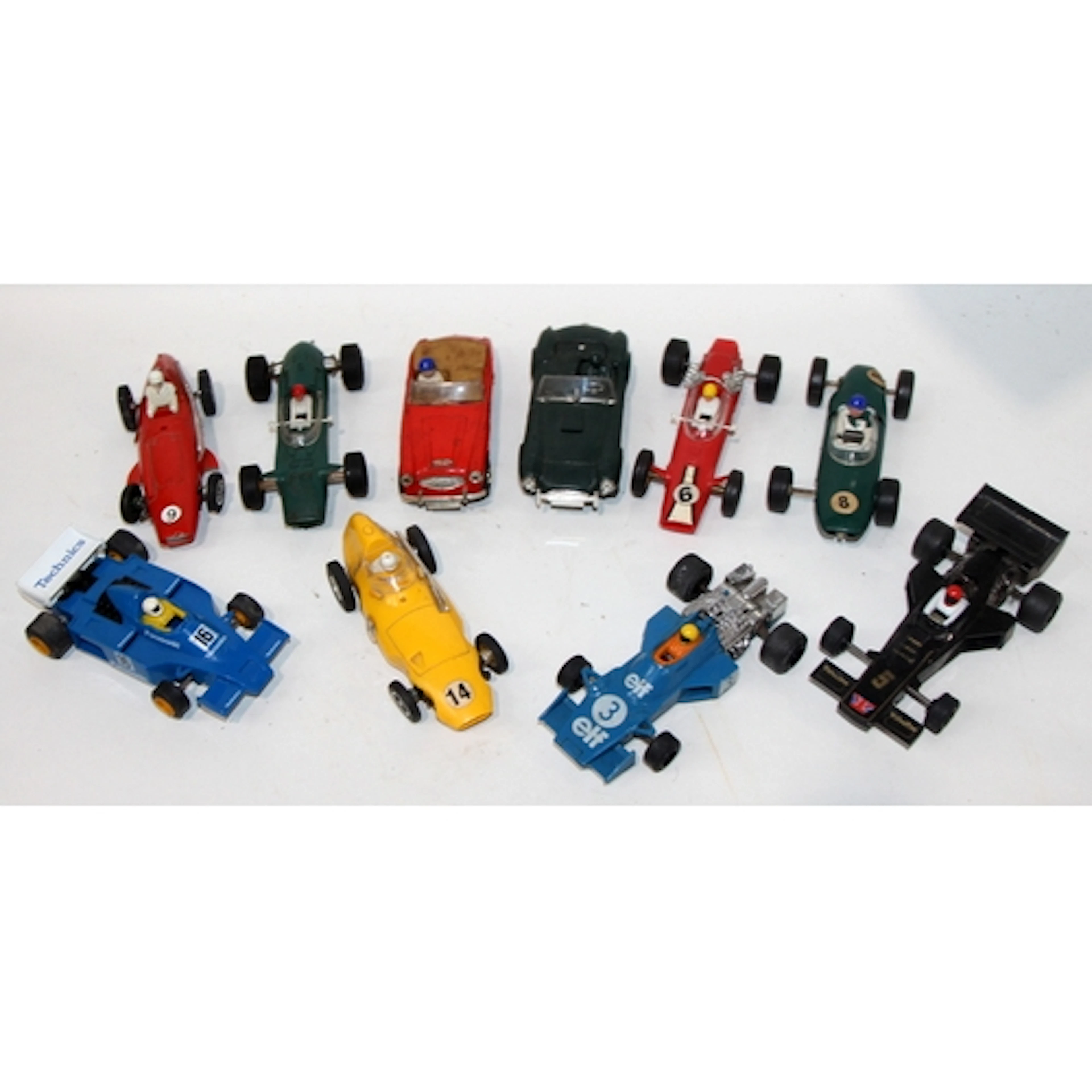 Vintage Scalextric: A selection of loose slot car racing veh...