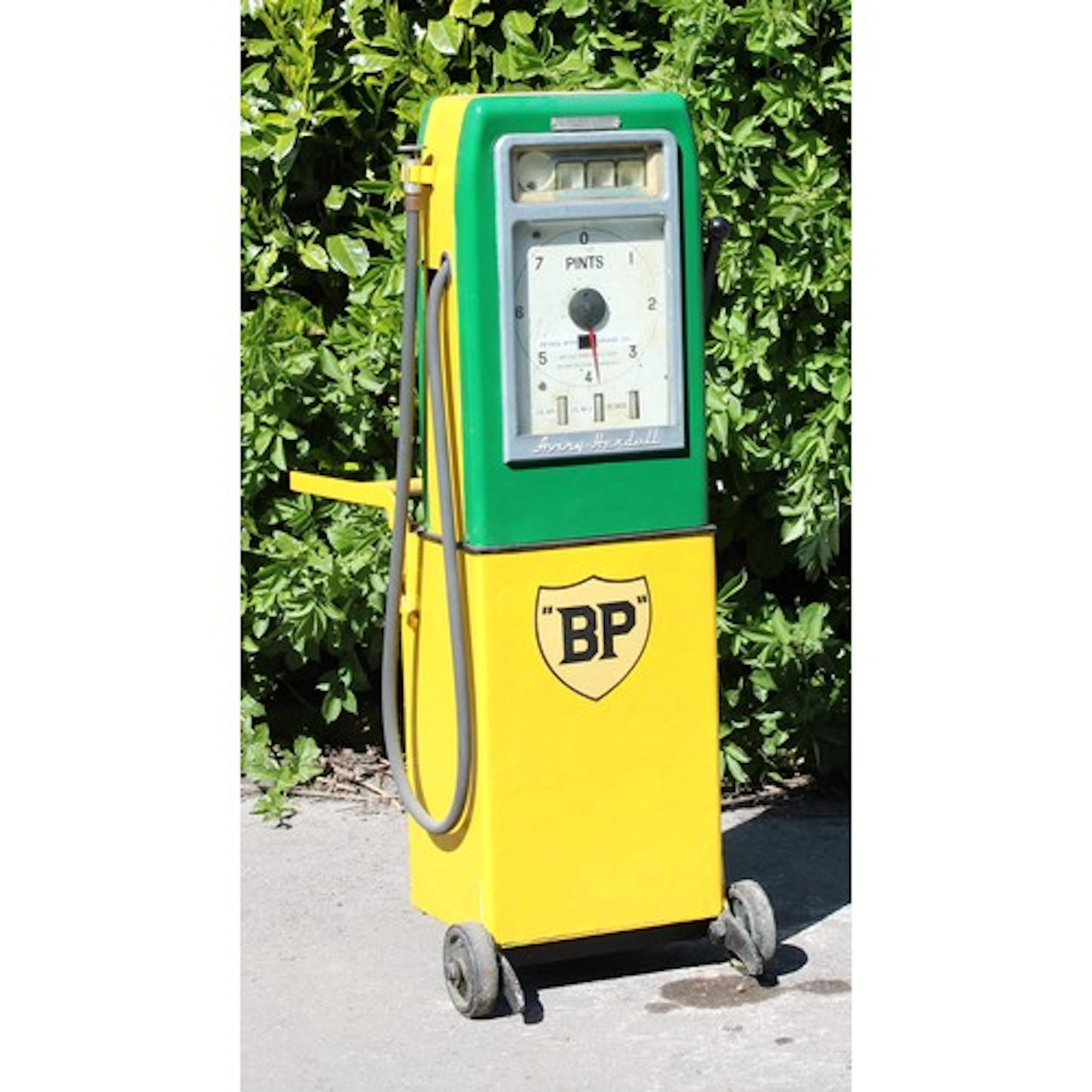 Petroliana - a vintage Avery-Hardoll petrol/oil pump trolley...
