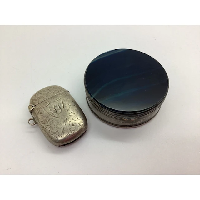 An Edwardian Hallmarked Silver Vesta Case, allover engraved ...