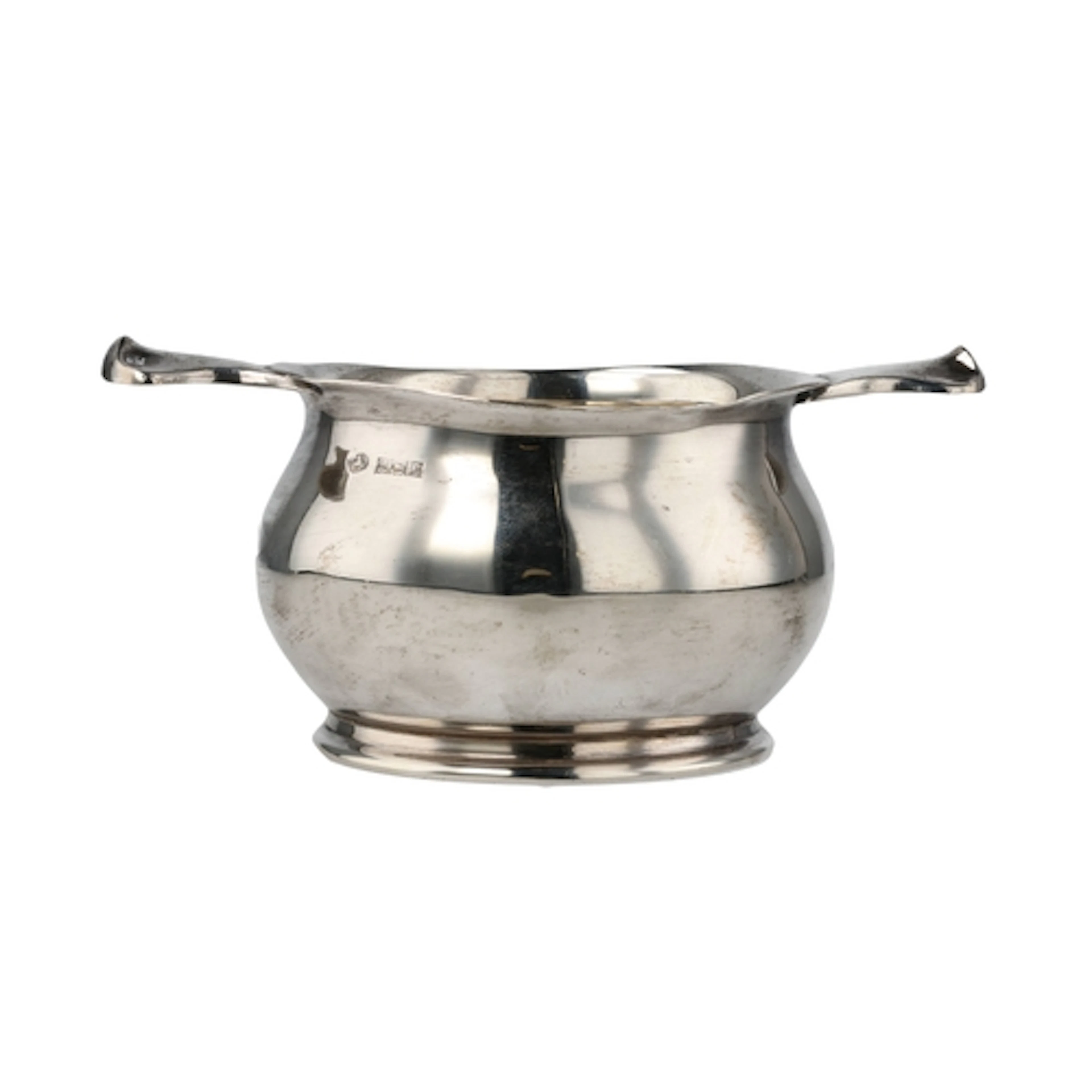 A SILVER PORRINGER, IN 18TH CENTURY STYLE, ADIE BROTHERS, BI...