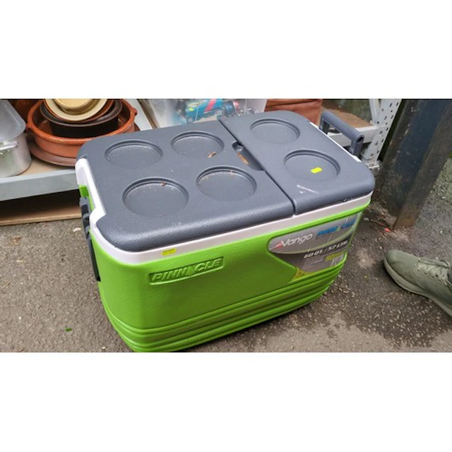 Vango Pinnacle insulated cooler, 60 qt / 57 litres, in green...