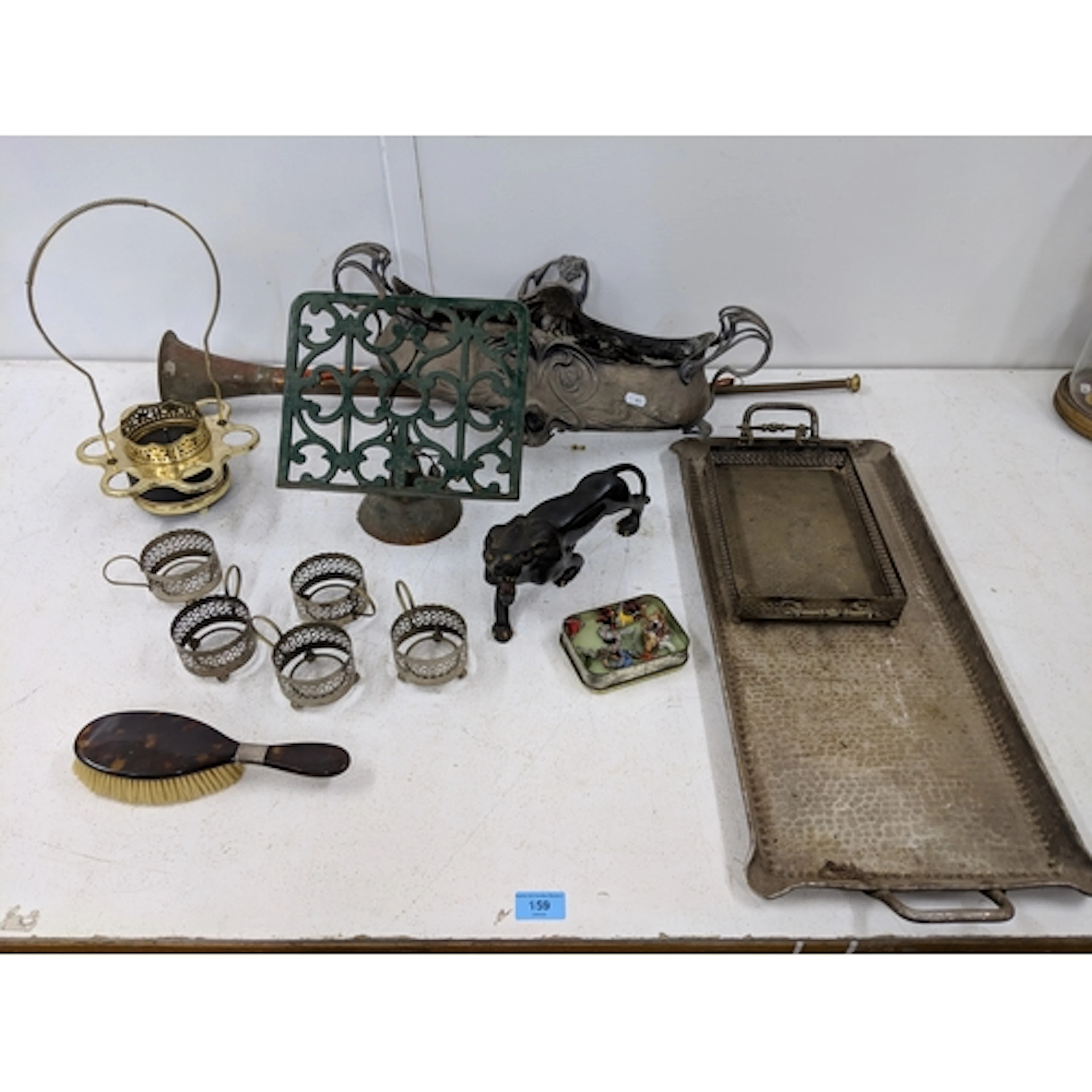 A mixed lot of mainly metalware to include: two trays, a cas...