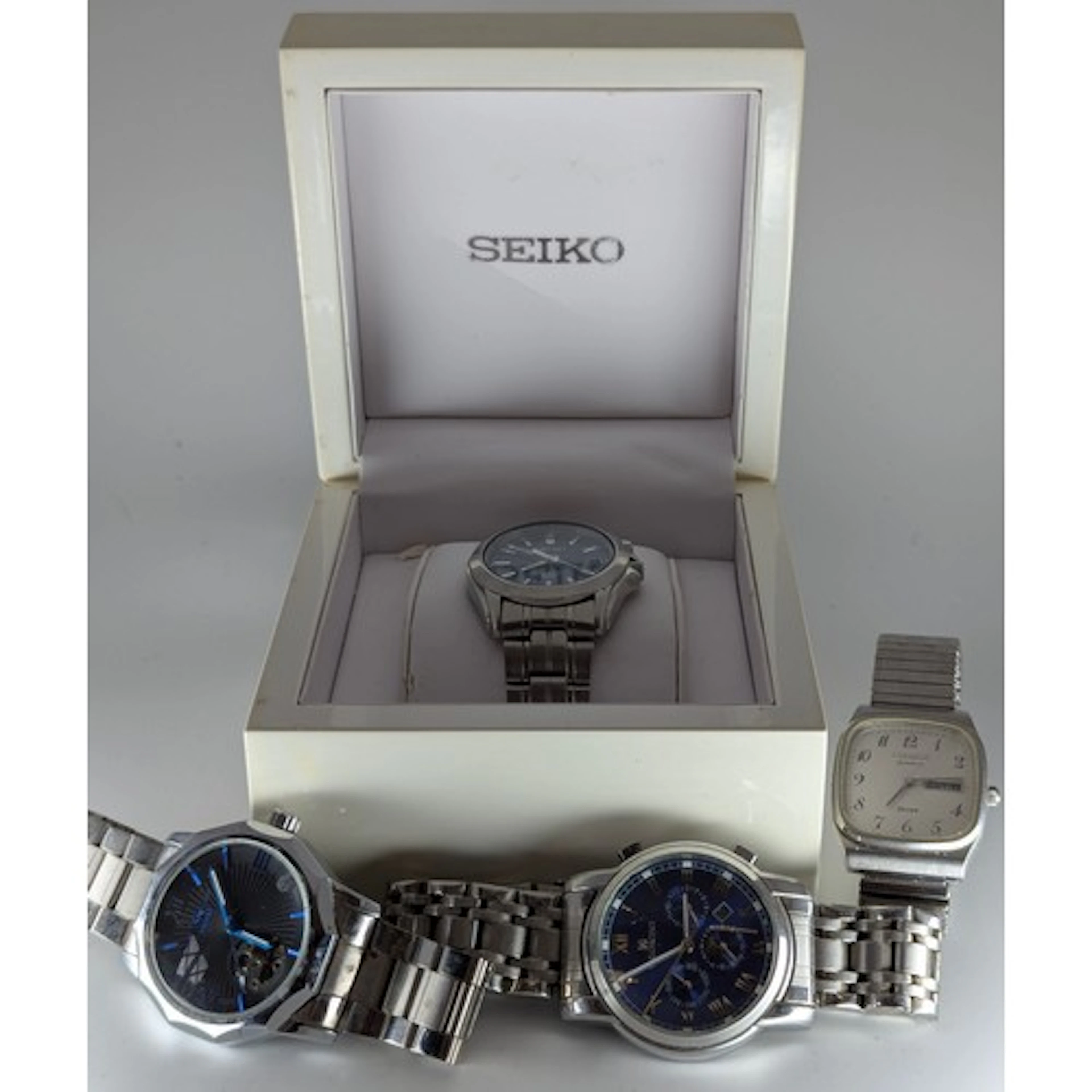 Watches - Seiko Kinetic 5M62-0AV0/AO stainless steel bracele...