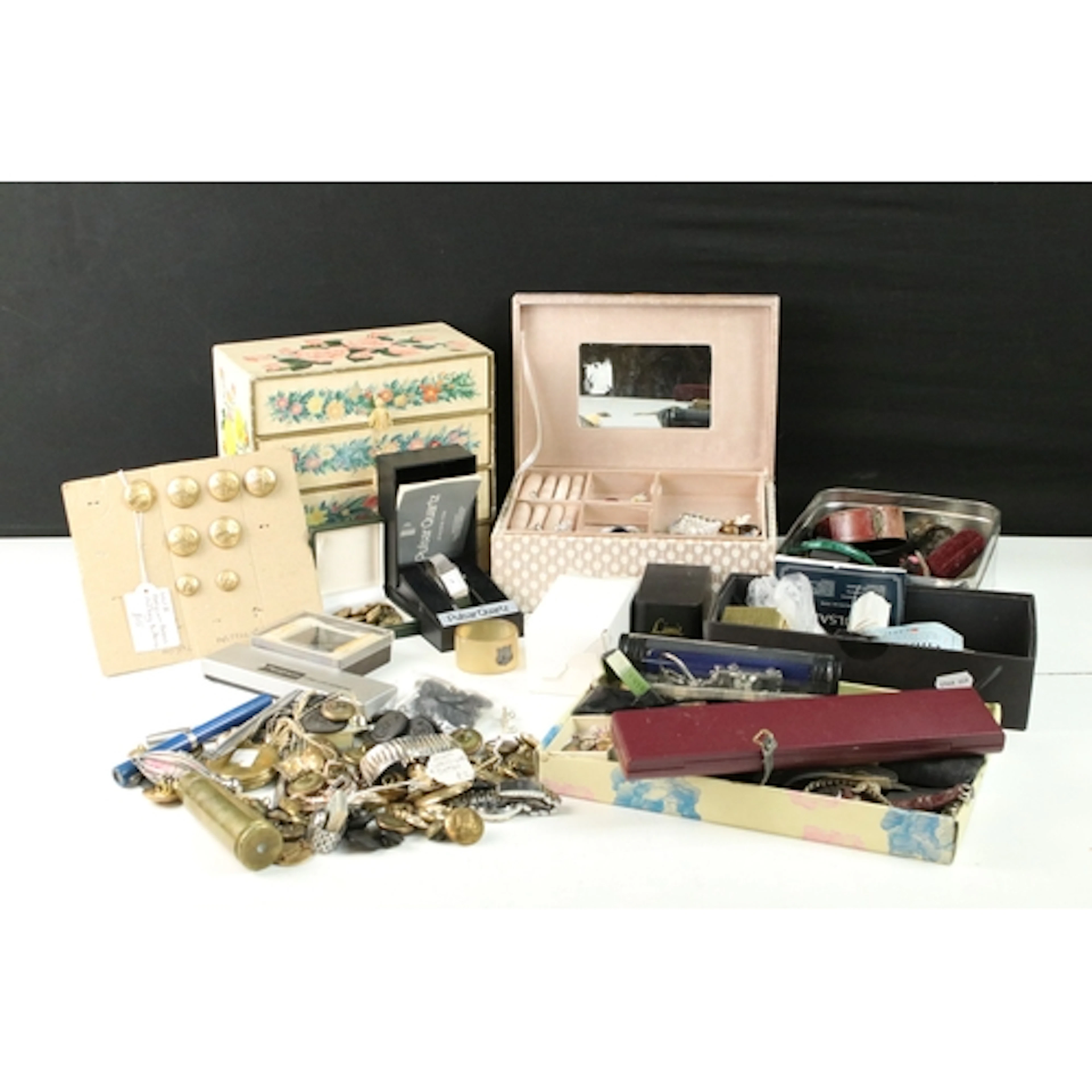 Collection of mixed collectables to include wrist watches, m...